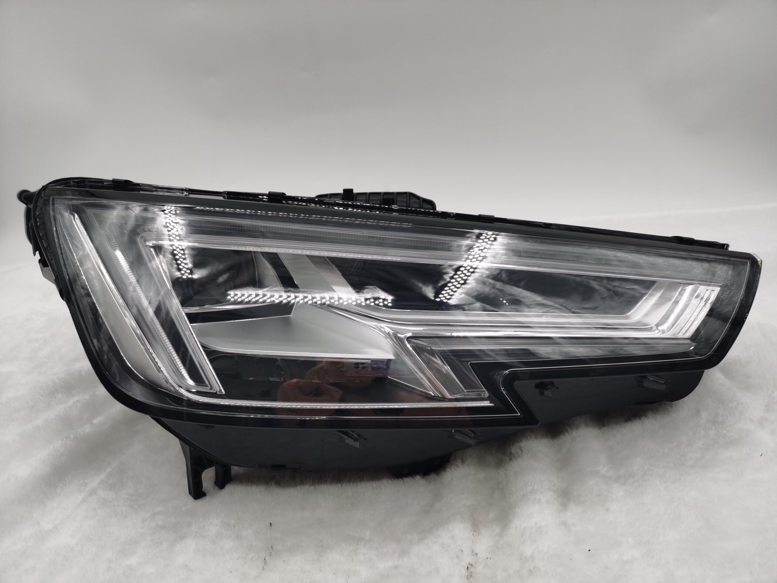 Audi A4 B9 2015-2019 LED R.H.S HEADLIGHT ASSEMBLY