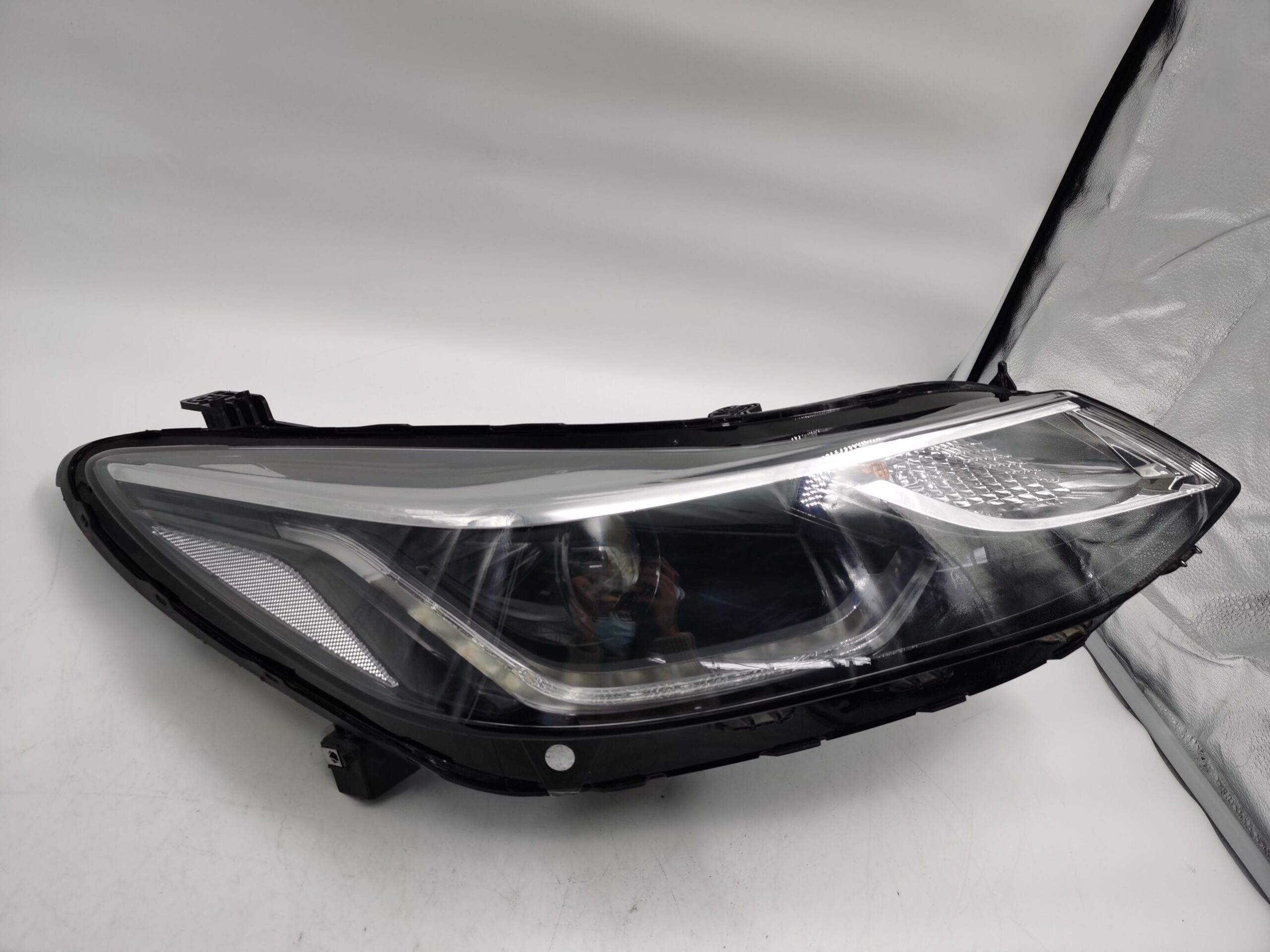 Holden Cruze R.H.S HEADLIGHT ASSEMBLY