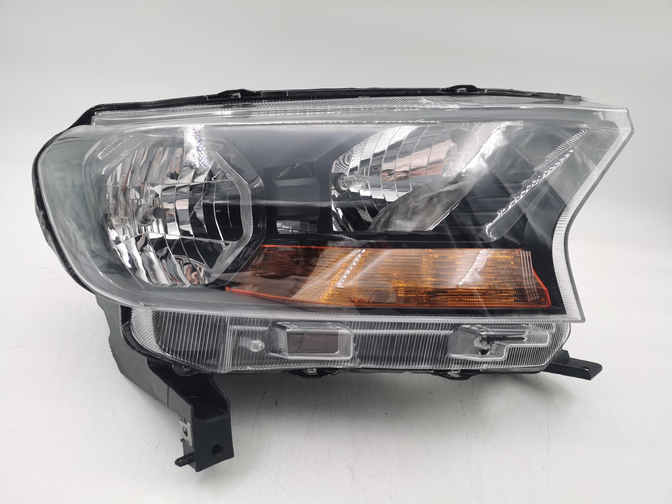 Ford EVEREST RANGER 2015-2019 HALOGEN R.H.S HEADLIGHT ASSEMBLY