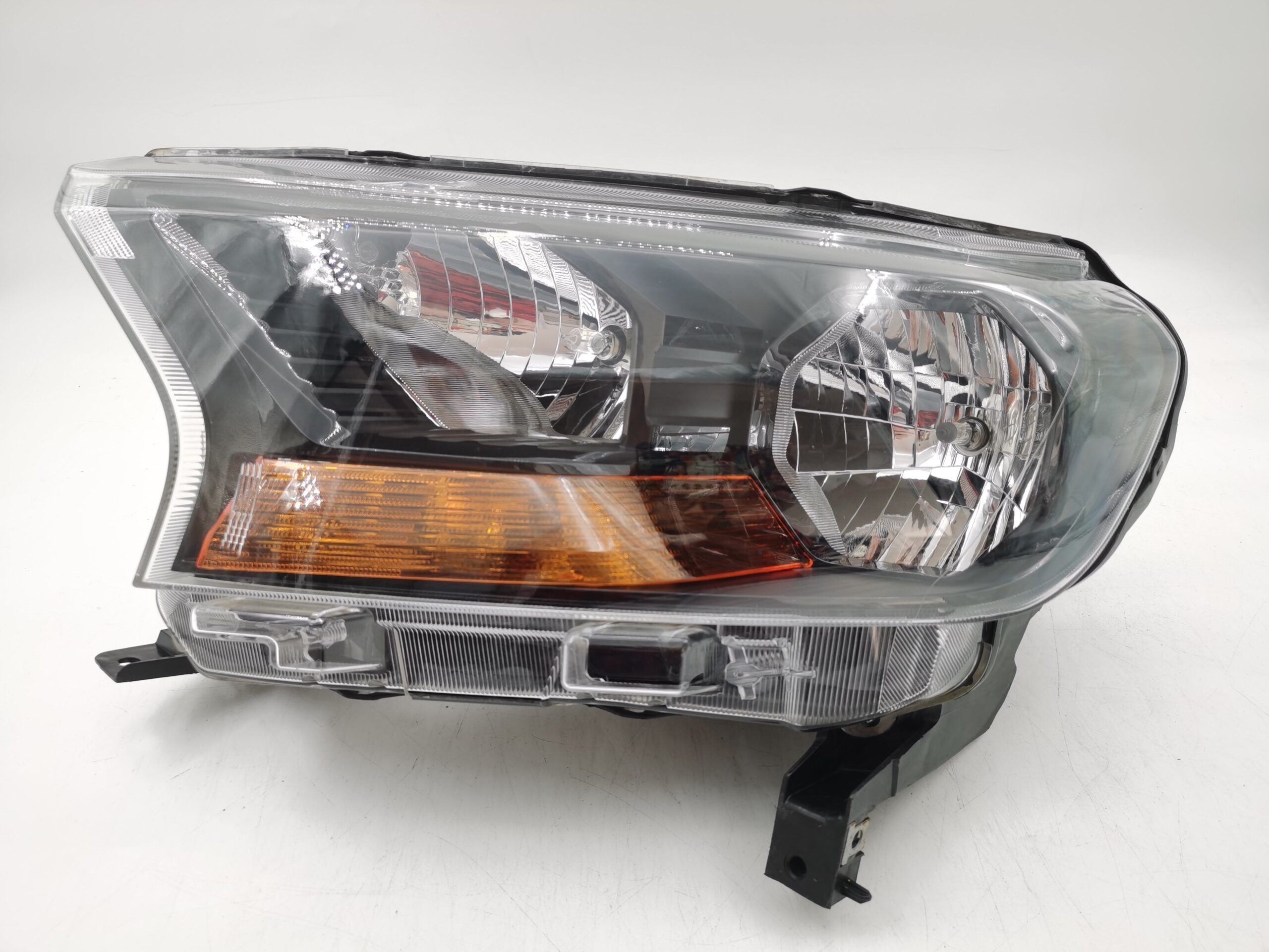 Ford EVEREST RANGER 2015-2019 HALOGEN L.H.S HEADLIGHT ASSEMBLY