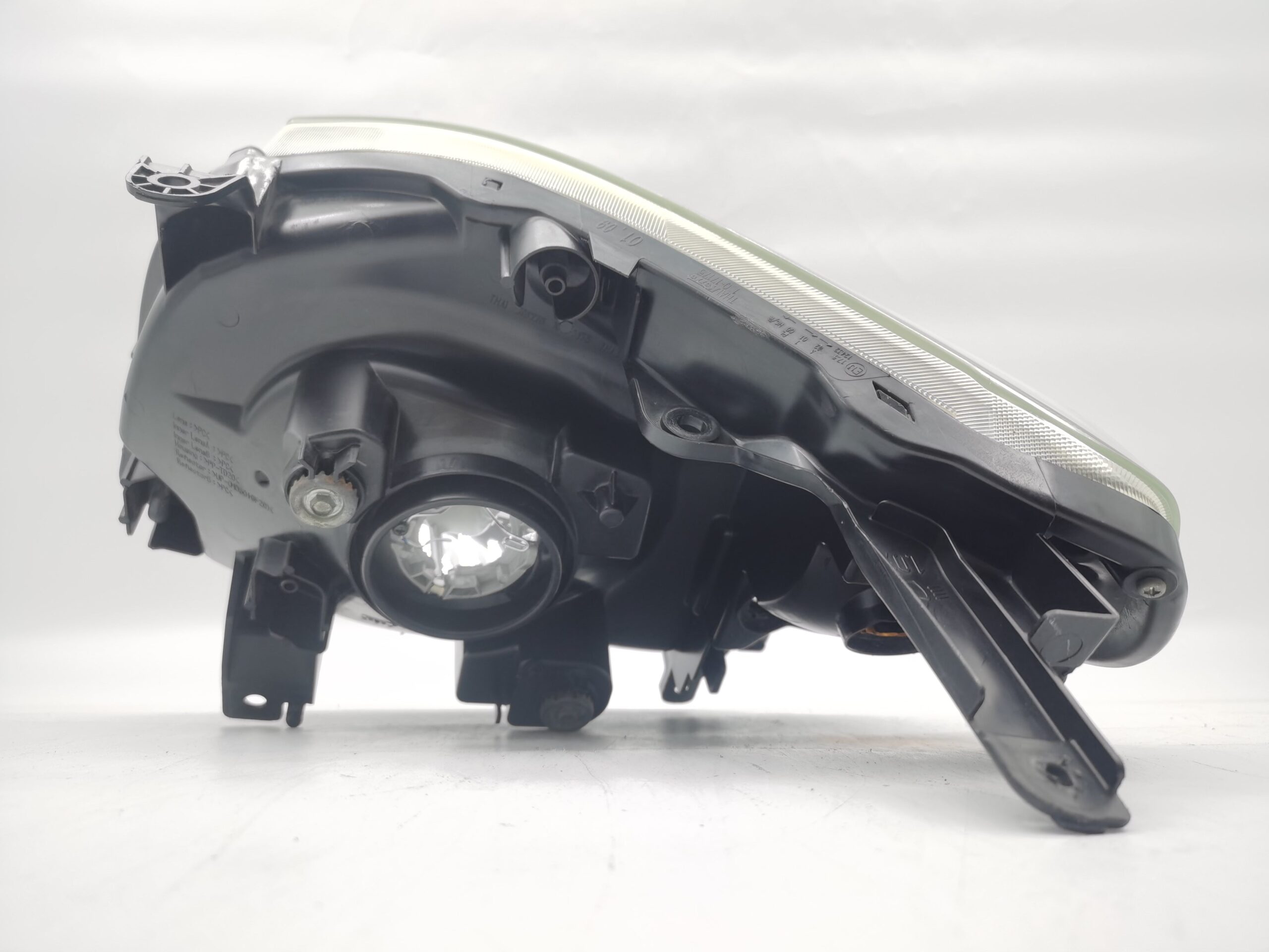 thumbnail image 2 of WEZEMLIGHT Halogen Fog Light Kit For Ford F-150 06-14, Ranger 08-11, Expedition 08-11 2 of 4