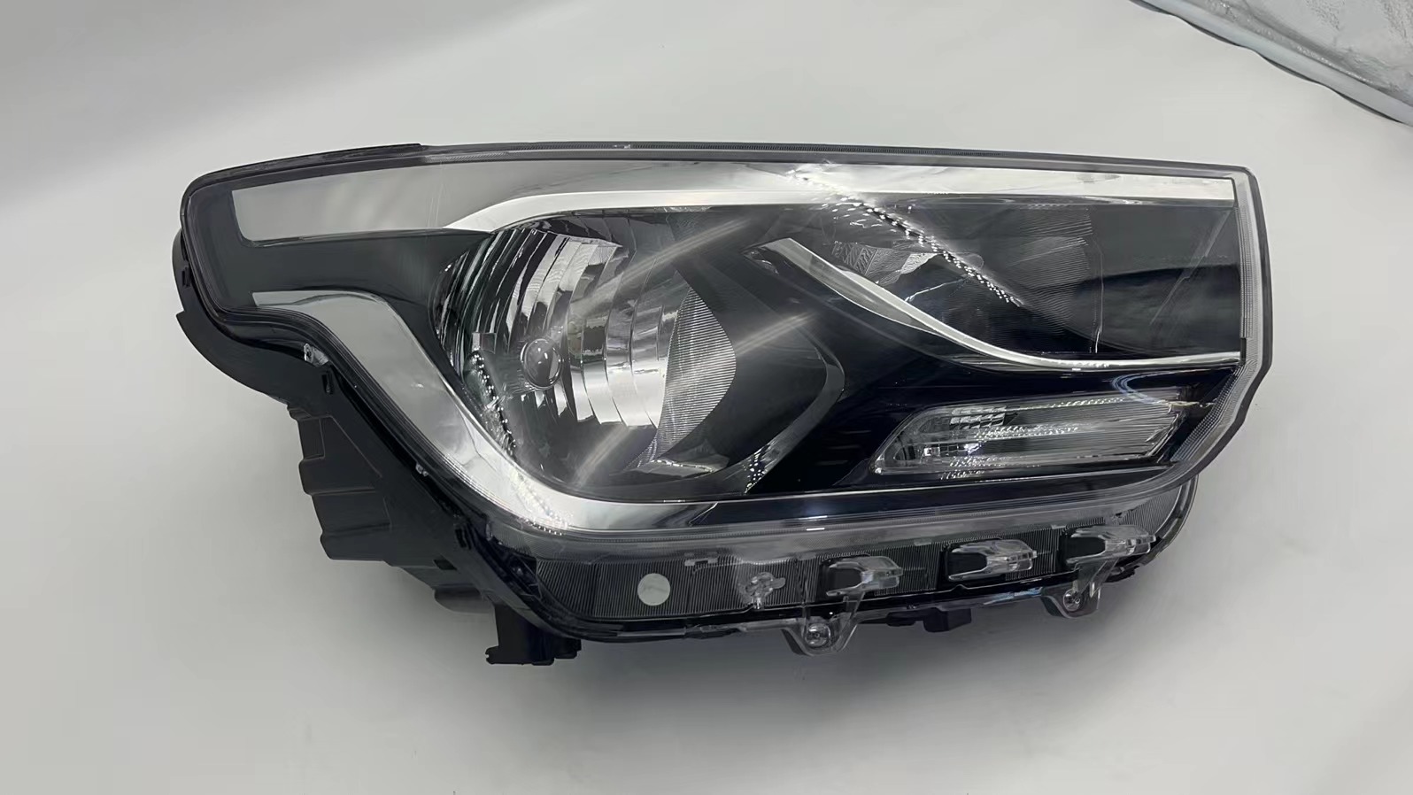 HYUNDAI IMAX ILOAD TQ4 2018-2023 HALOGEN R.H.S HEADLIGHT ASSEMBLY