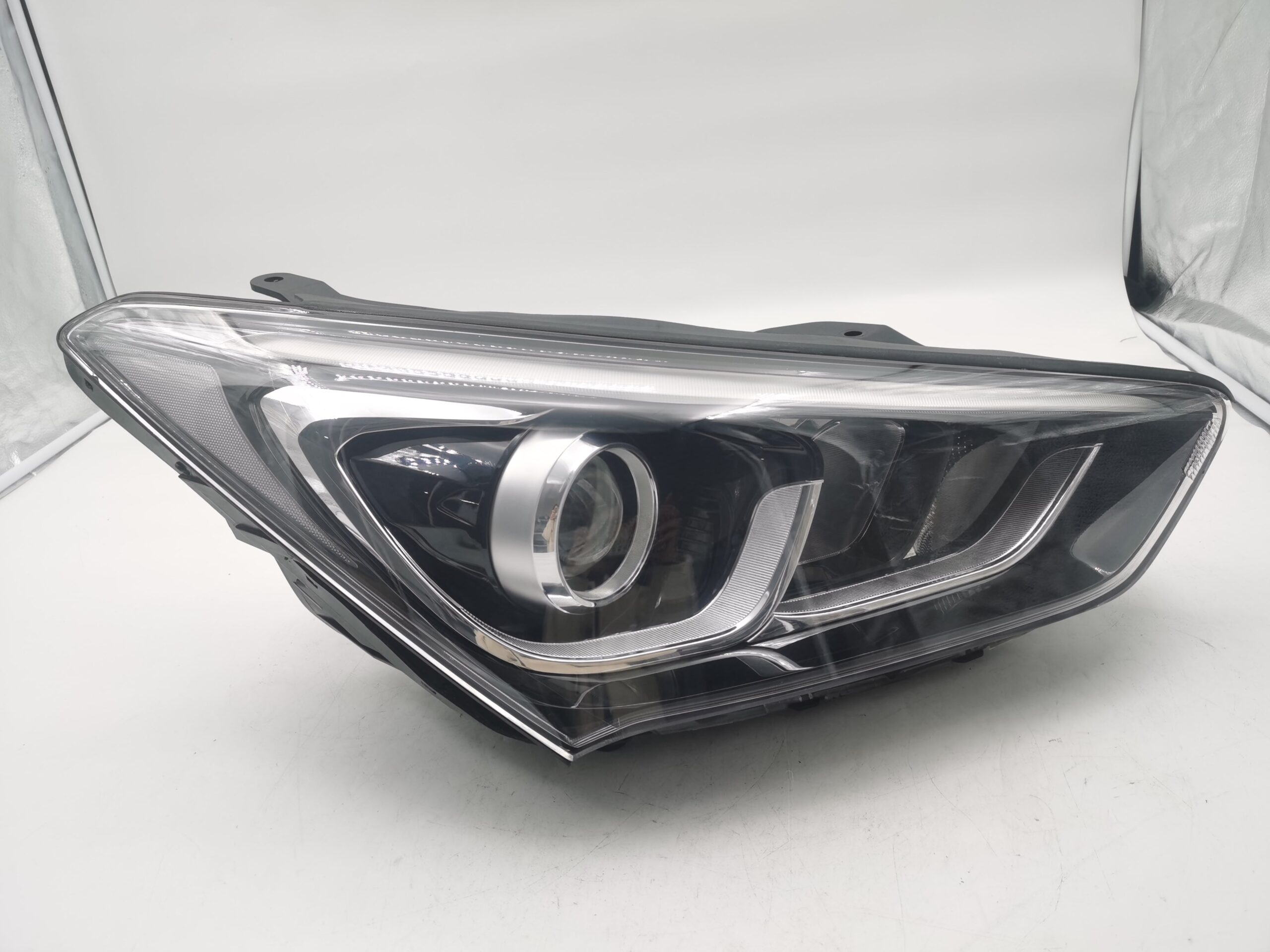 Right Side Headlight Assembly With LED DRL For Hyundai Elantra 2021-2022 – Black Housing