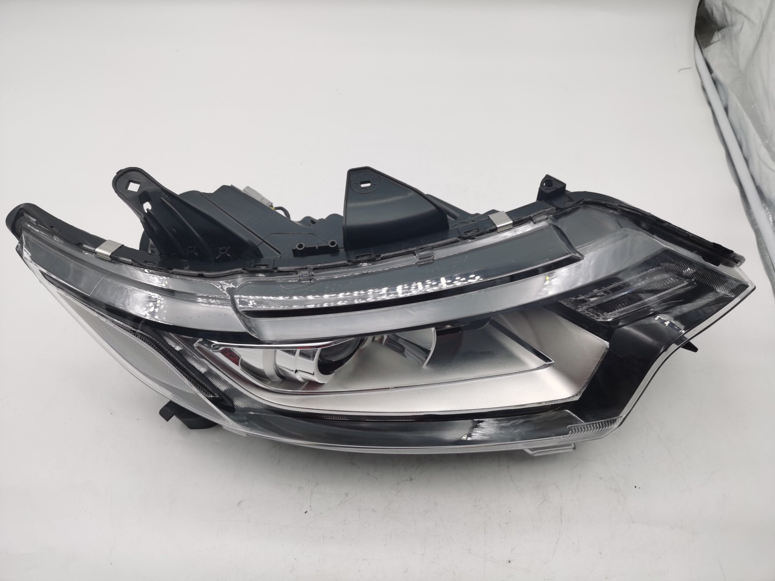 thumbnail image 2 of Xentec 2 HID Kit For Mitsubishi Outlander Sport 2011-2017 – H11, 35W, 6000K/8000K, 5800 Lumens, 2-Year Warranty 2 of 5