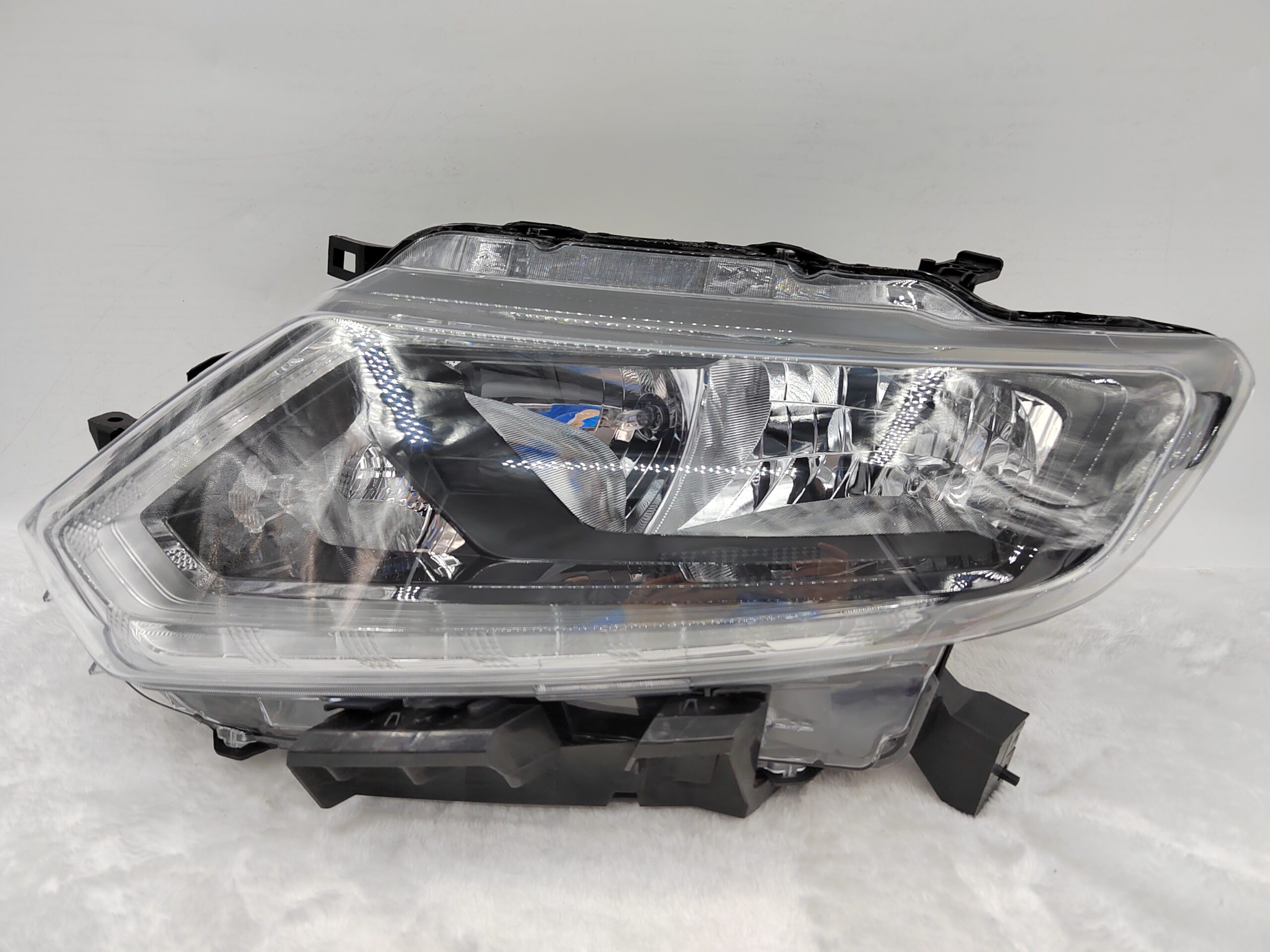 NISSAN X-TRAIL 2014-2016 HALOGEN L.H.S HEADLIGHT ASSEMBLY