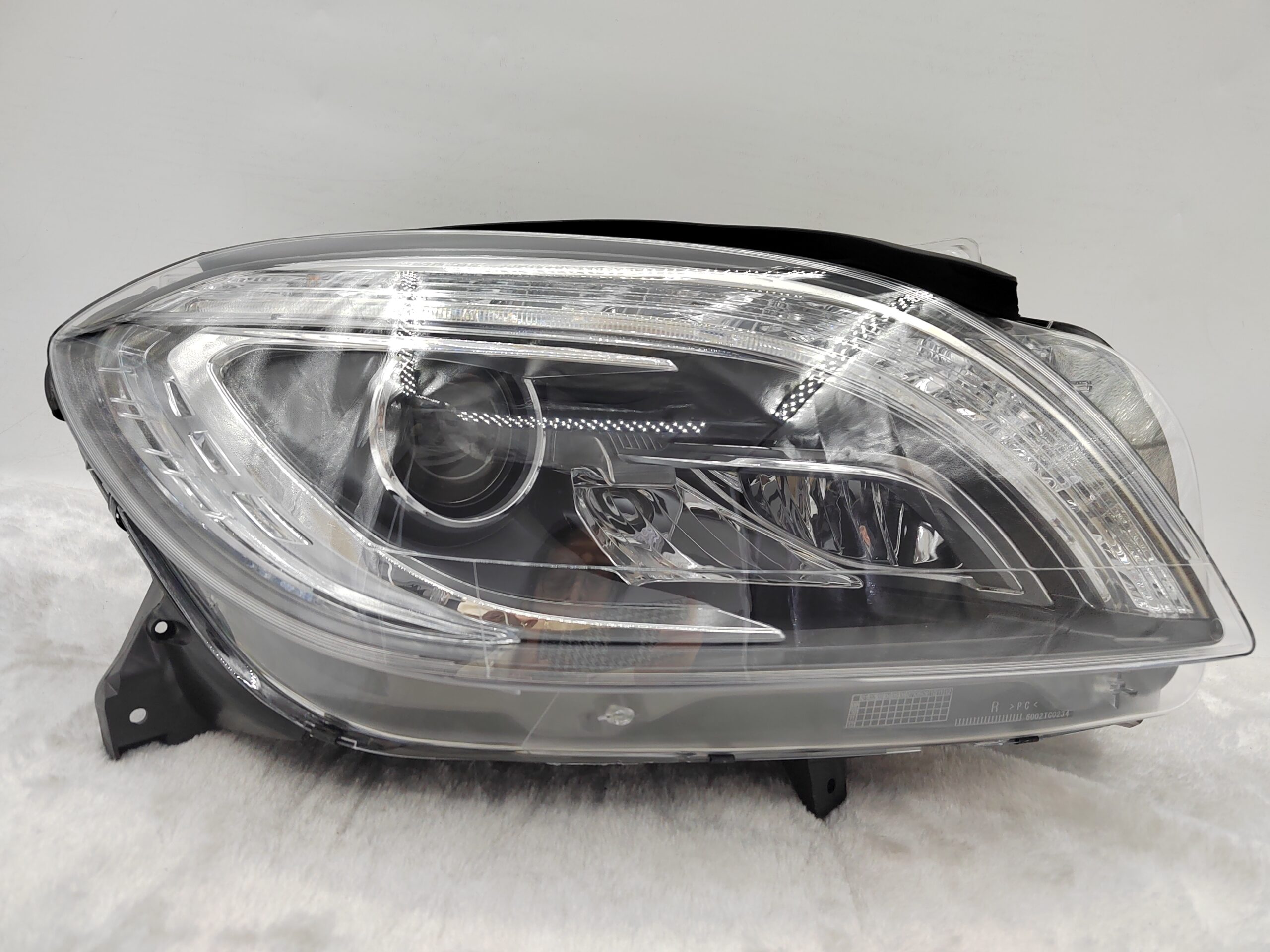 MERCEDES-BENZ ML-CLASS W166 2011-2015 XENON R.H.S HEADLIGHT ASSEMBLY