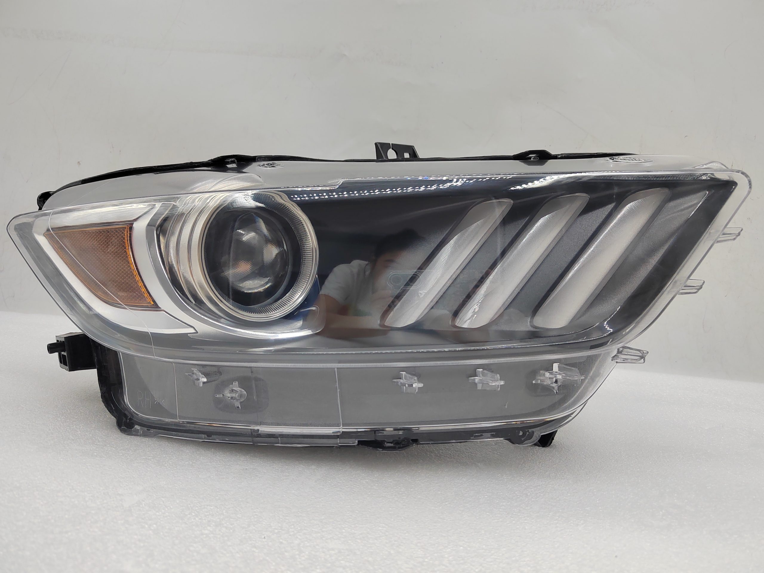FORD MUSTANG 2015-2017 XENON R.H.S HEADLIGHT ASSEMBLY