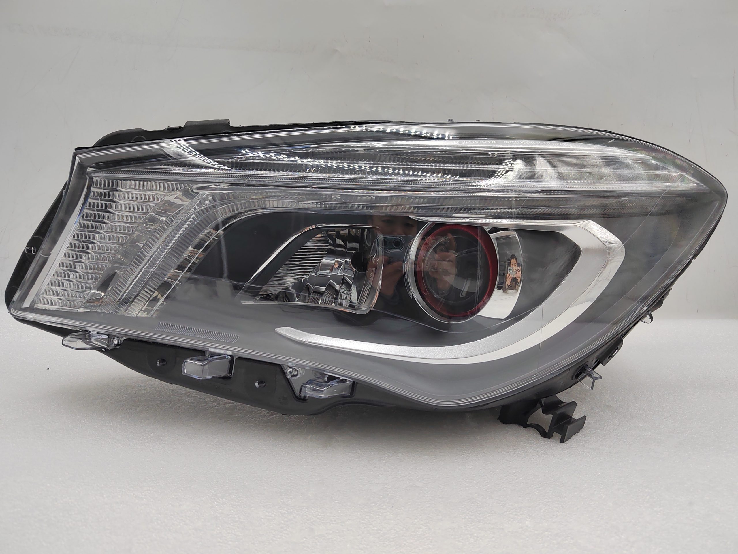 MERCEDES-BENZ CLA-CLASS W117 CLA250 2012-2015 XENON L.H.S HEADLIGHT ASSEMBLY