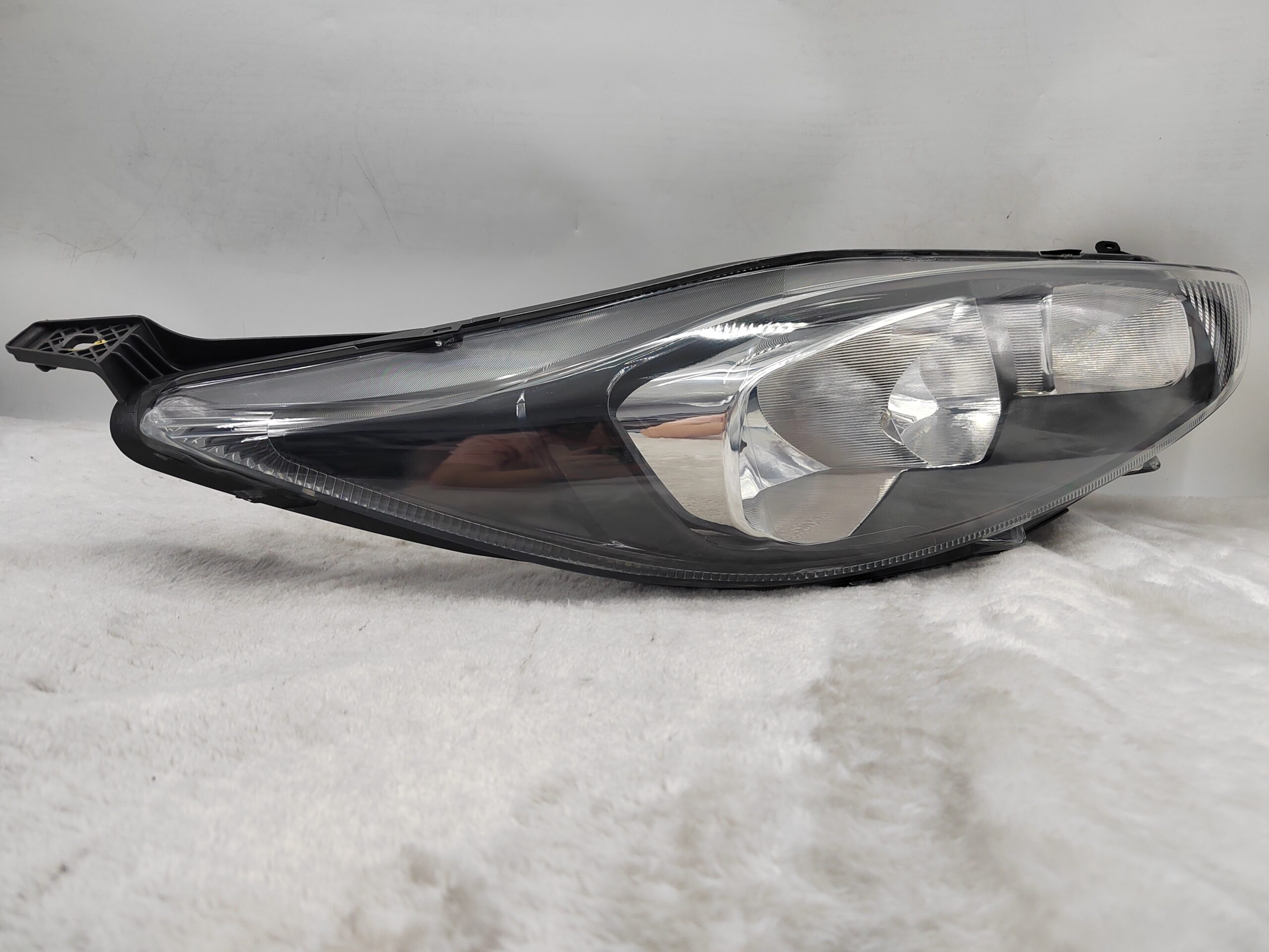 FORD FIESTA MK7 2013-2017 HALOGEN R.H.S HEADLIGHT ASSEMBLY - Australia ...