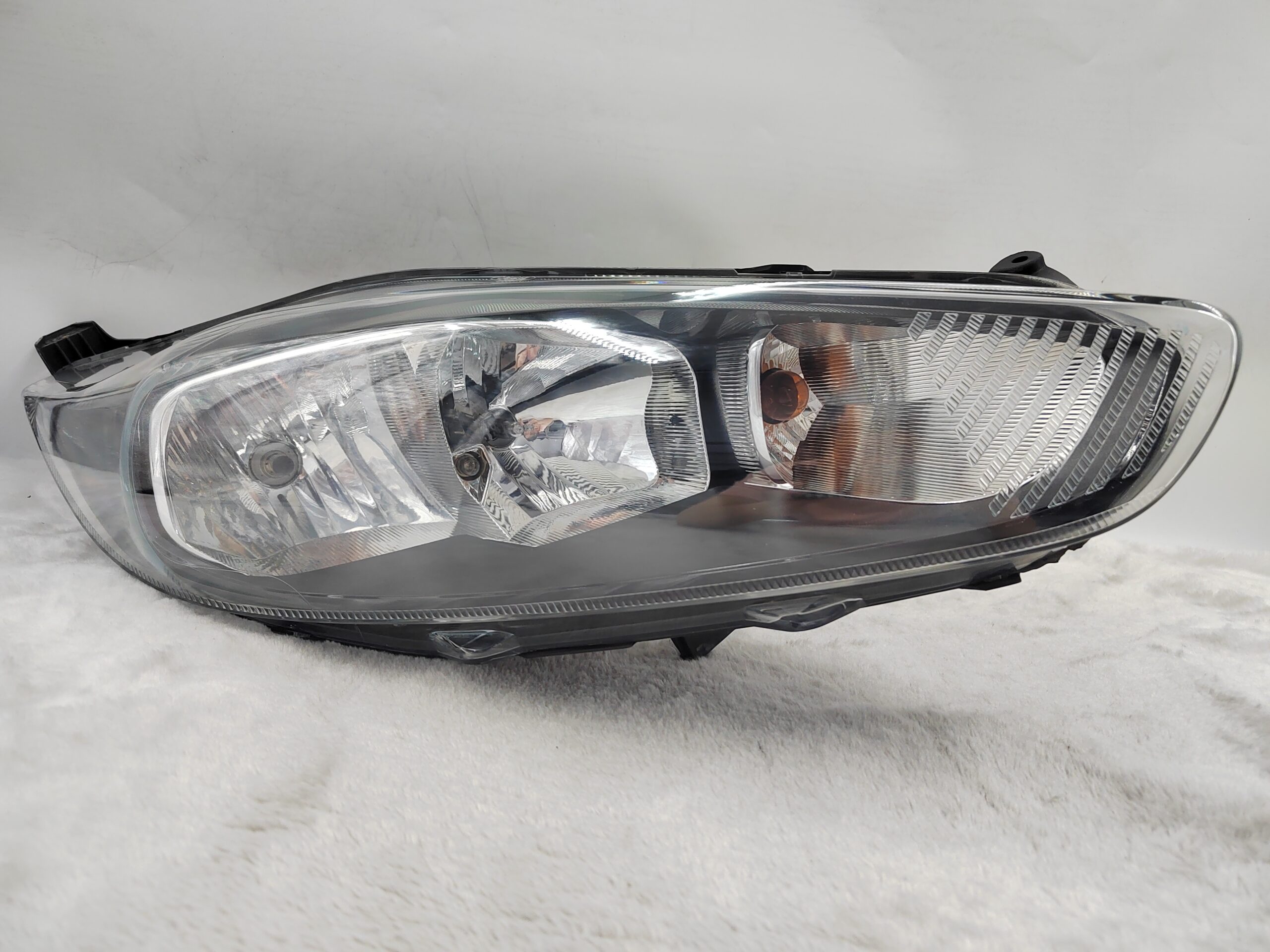 FORD FIESTA MK7 2013-2017 HALOGEN R.H.S HEADLIGHT ASSEMBLY - Australia ...