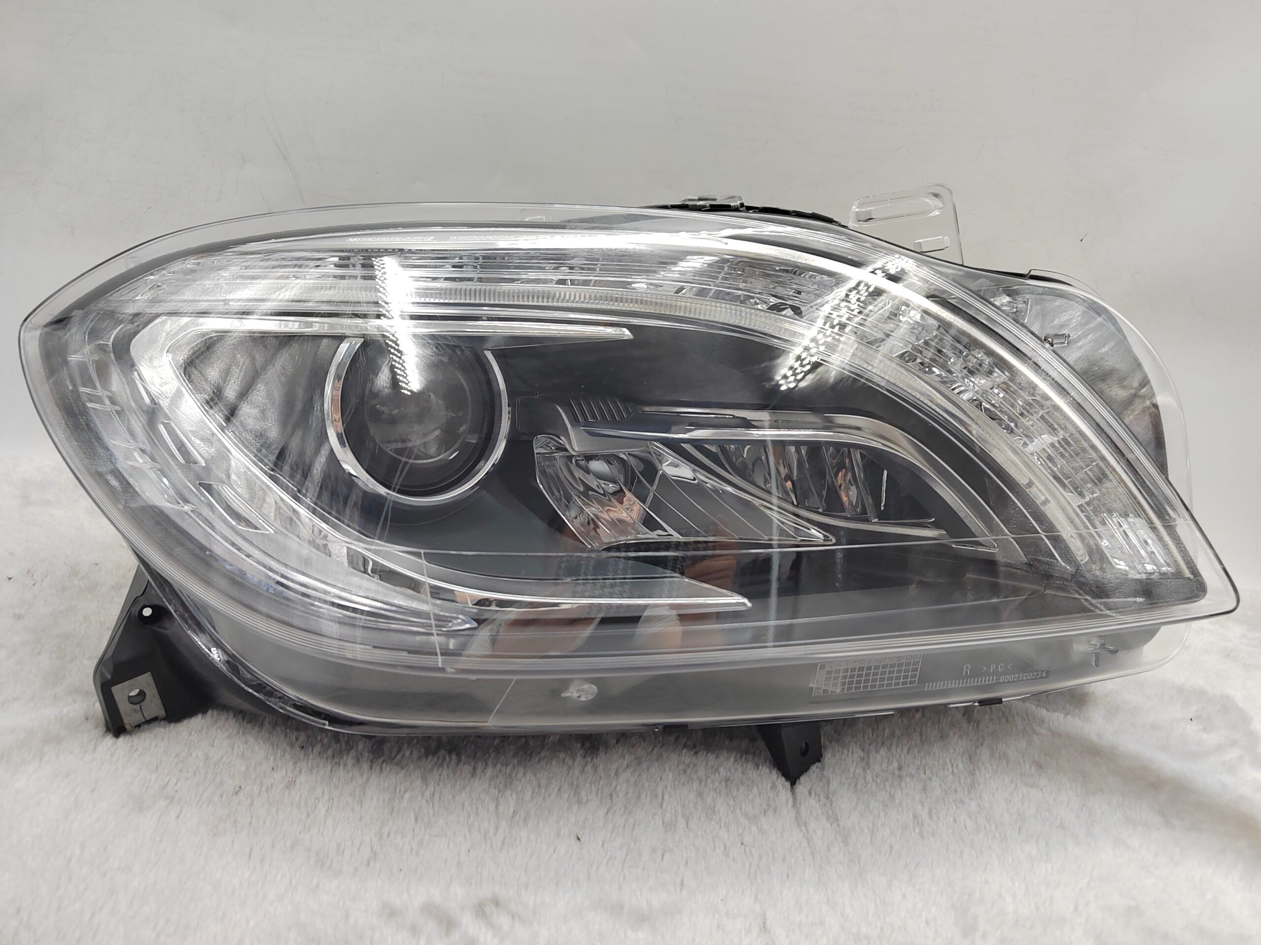 MERCEDES-BENZ ML-CLASS W166 2011-2015 XENON R.H.S HEADLIGHT ASSEMBLY