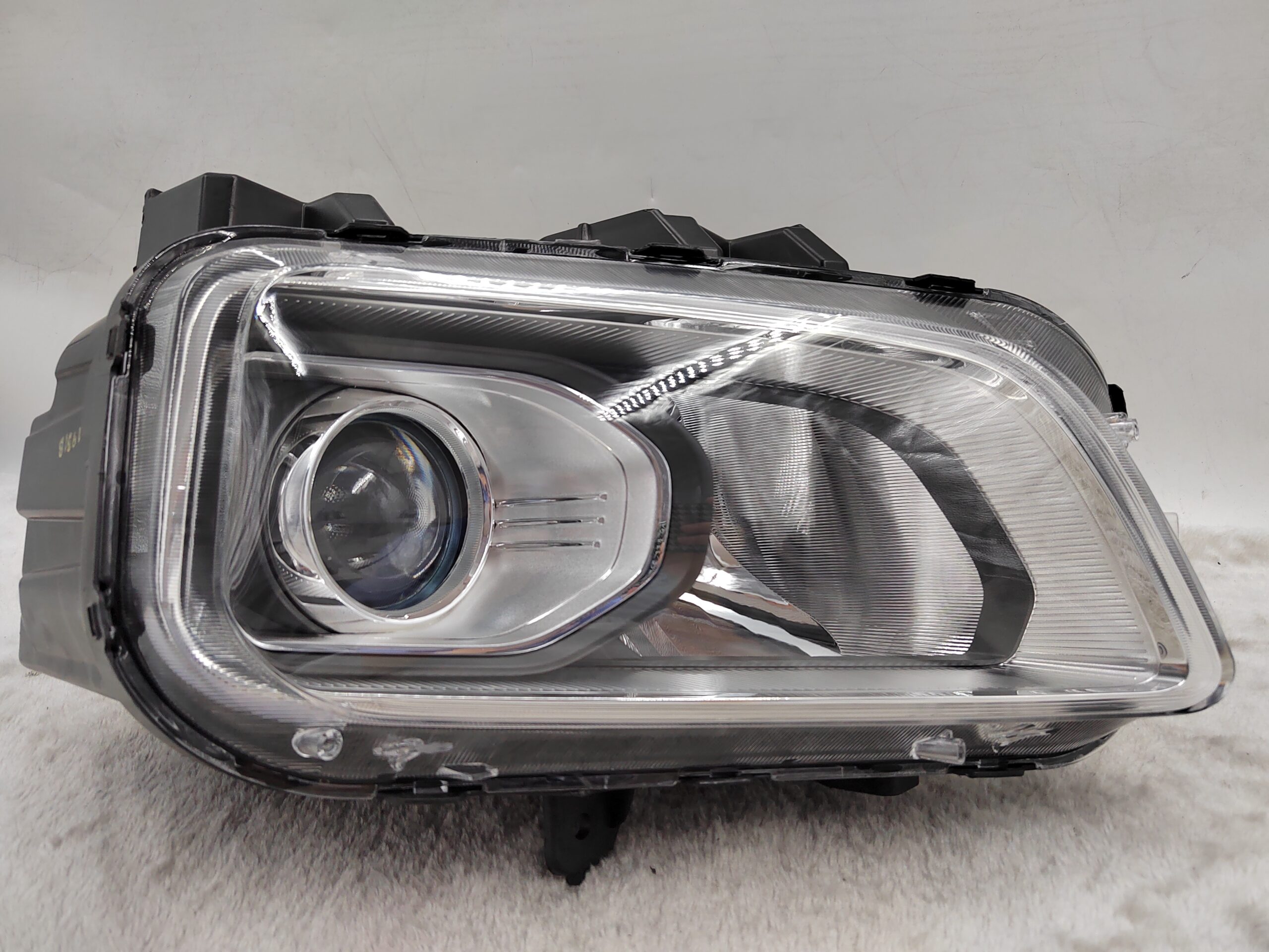 HYUNDAI KONA 2017-2020 HALOGEN R.H.S HEADLIGHT ASSEMBLY