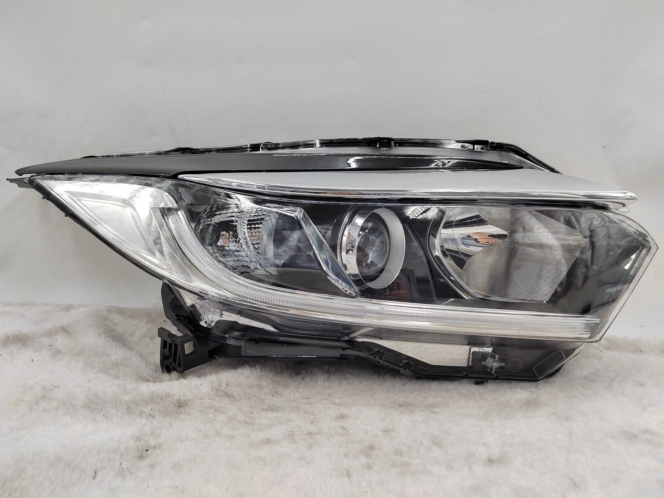 HONDA HR-V 2015-2018 HALOGEN R.H.S HEADLIGHT ASSEMBLY