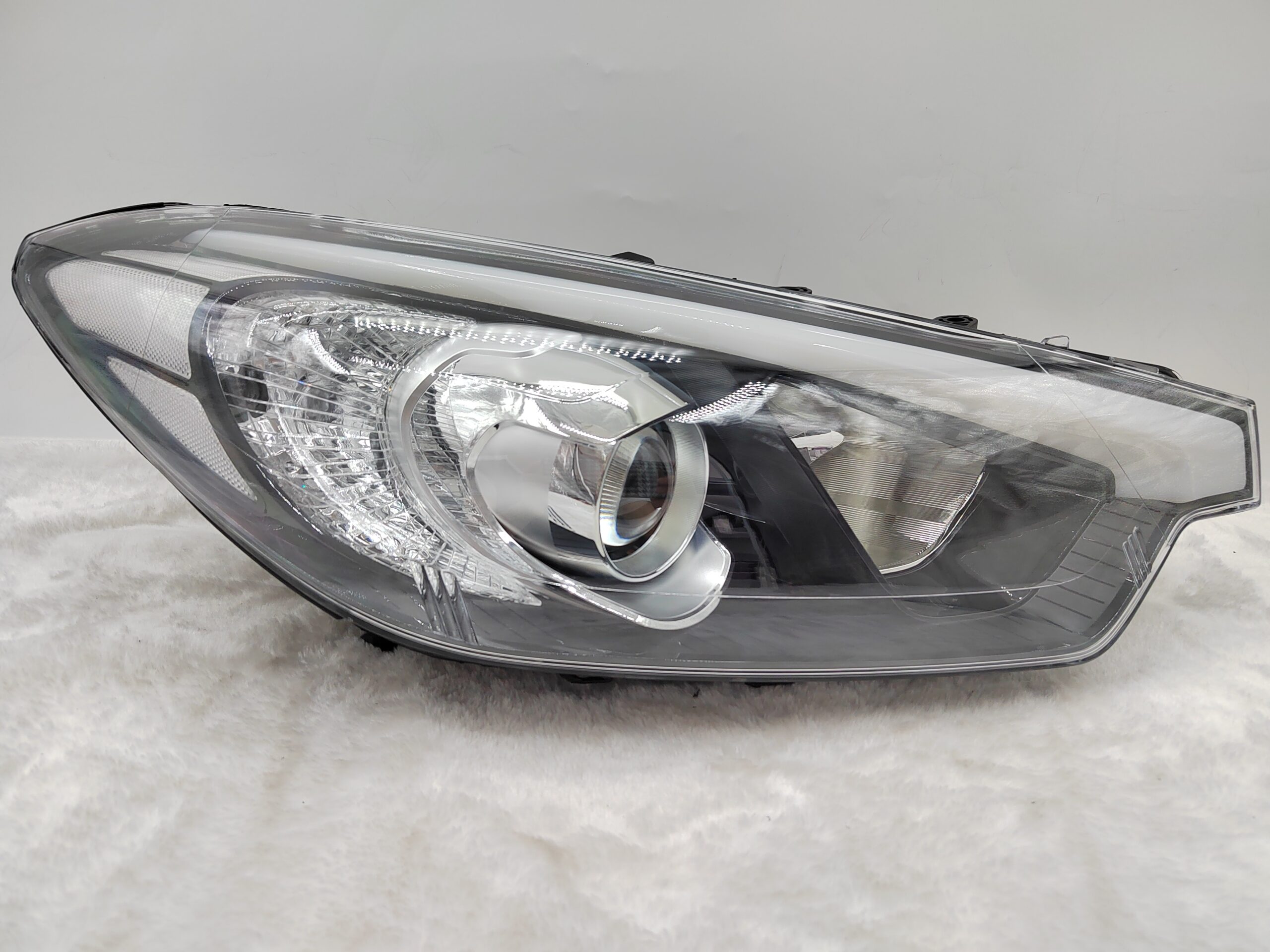 KIA CERATO 2013-2015 HALOGEN R.H.S HEADLIGHT ASSEMBLY