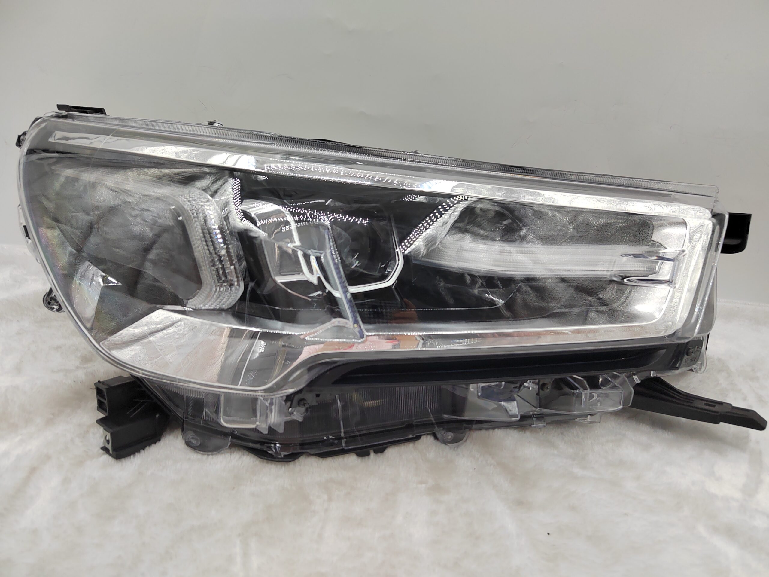 TOYOTA HILUX REVO 2020-2023 LED R.H.S HEADLIGHT ASSEMBLY