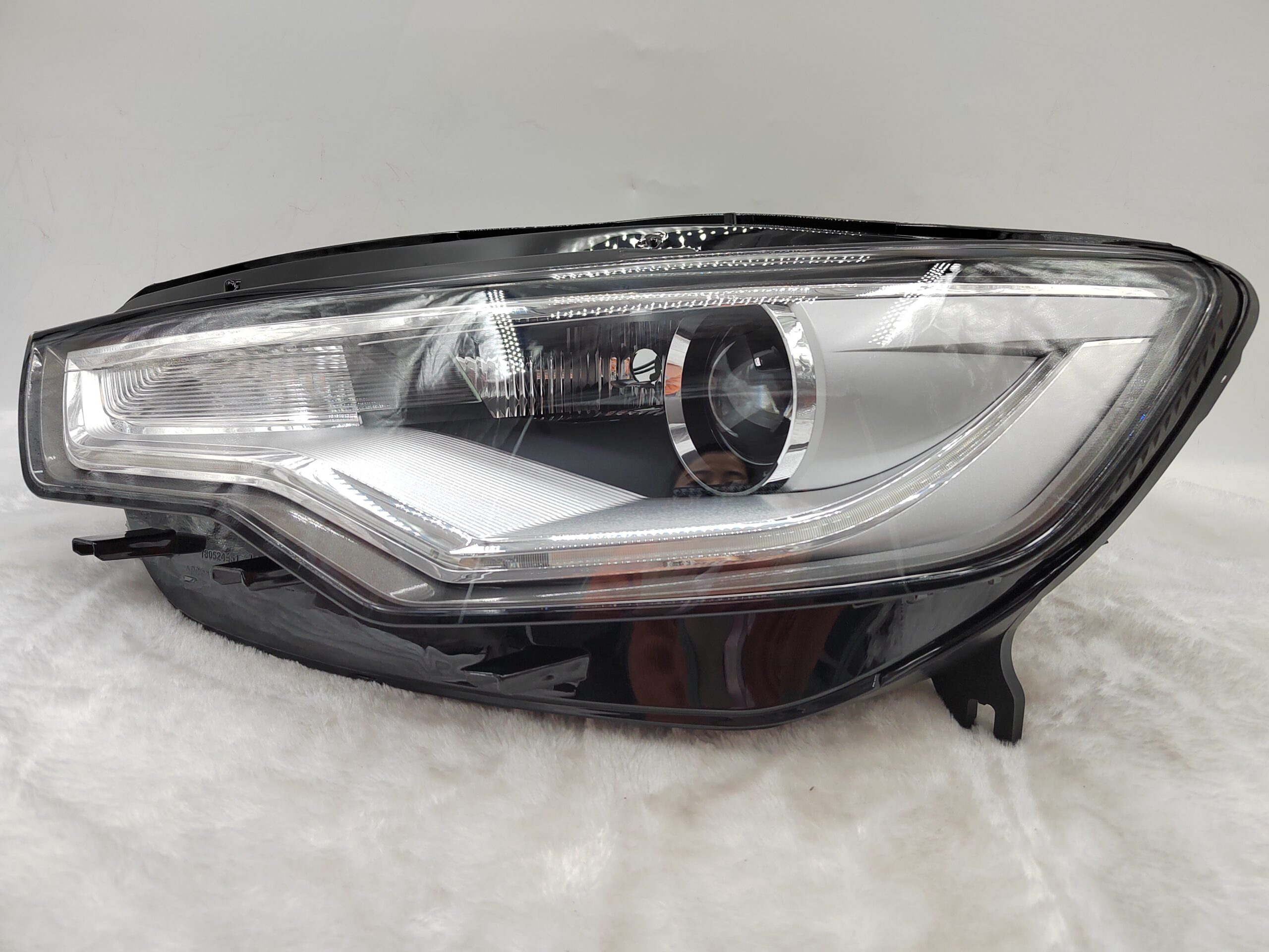 AUDI A6 2012-2015 XENON L.H.S HEADLIGHT ASSEMBLY