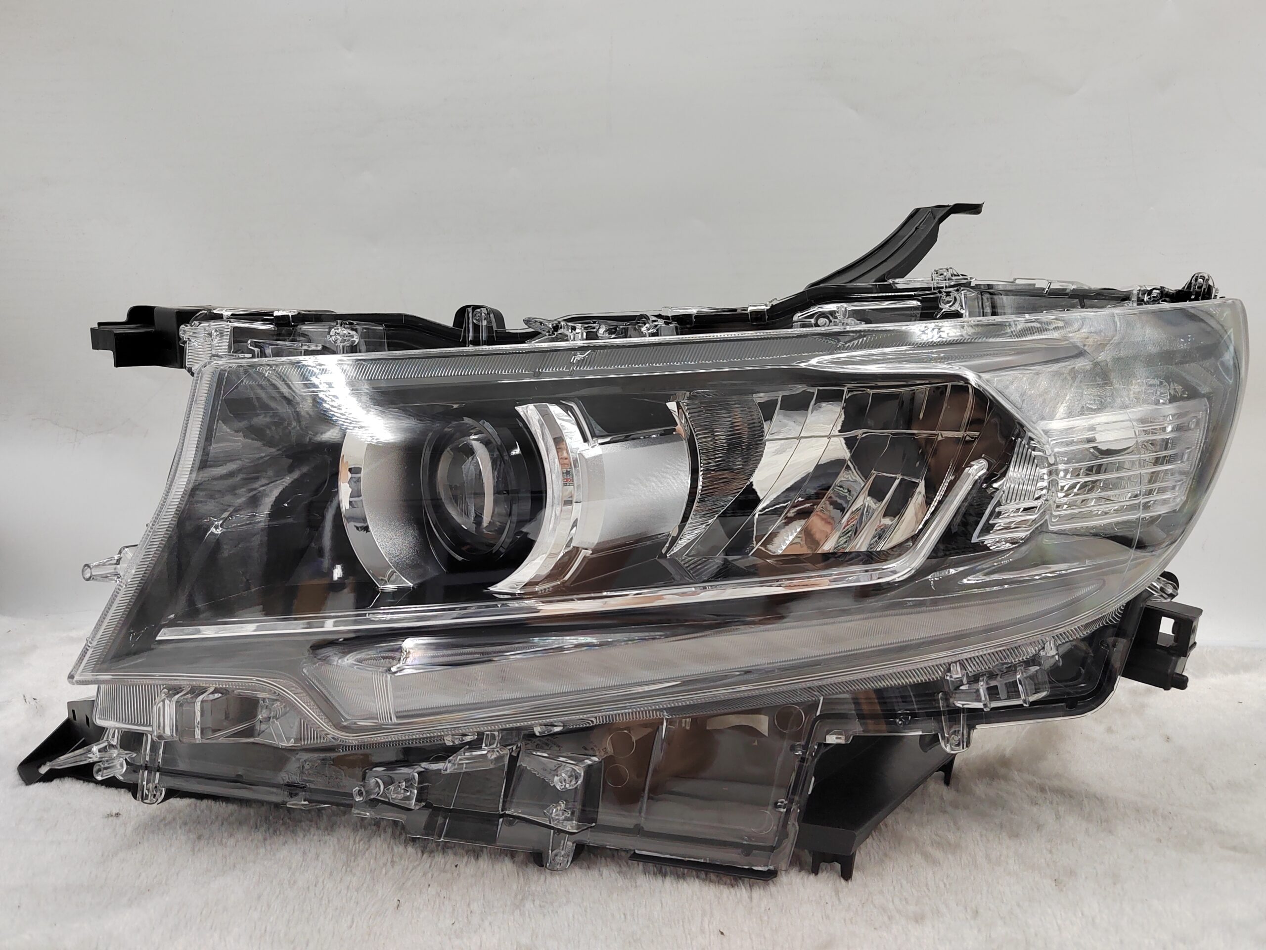 TOYOTA LANDCRUISER PRADO 150 GDJ150R 2018-2022 LED L.H.S HEADLIGHT ASSEMBLY