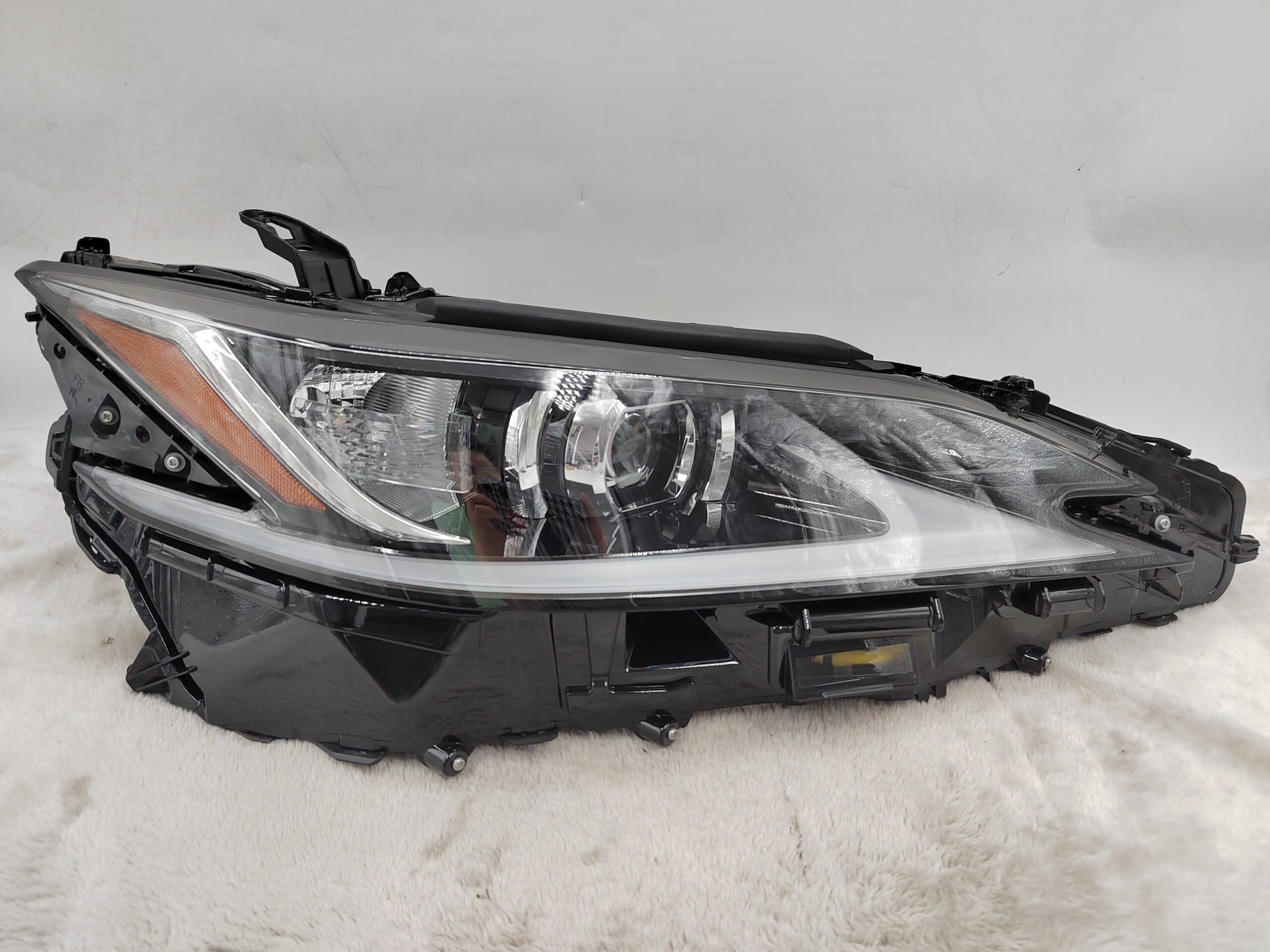 LEXUS ES 300H 2019-2021  LED R.H.S HEADLIGHT ASSEMBLY