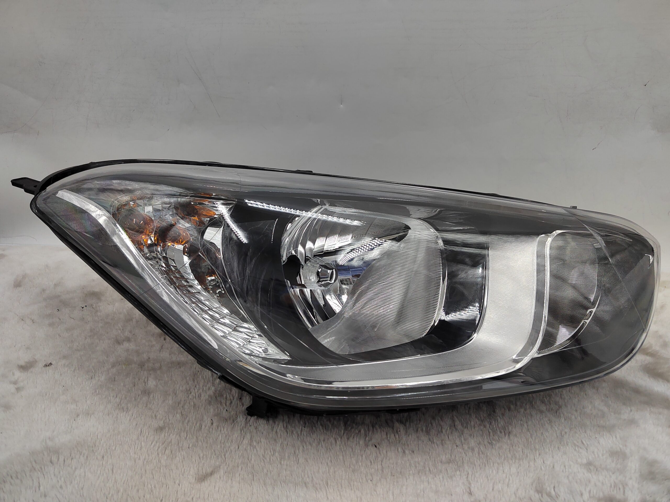 HYUNDAI I20 2012-2014 HALOGEN R.H.S HEADLIGHT ASSEMBLY