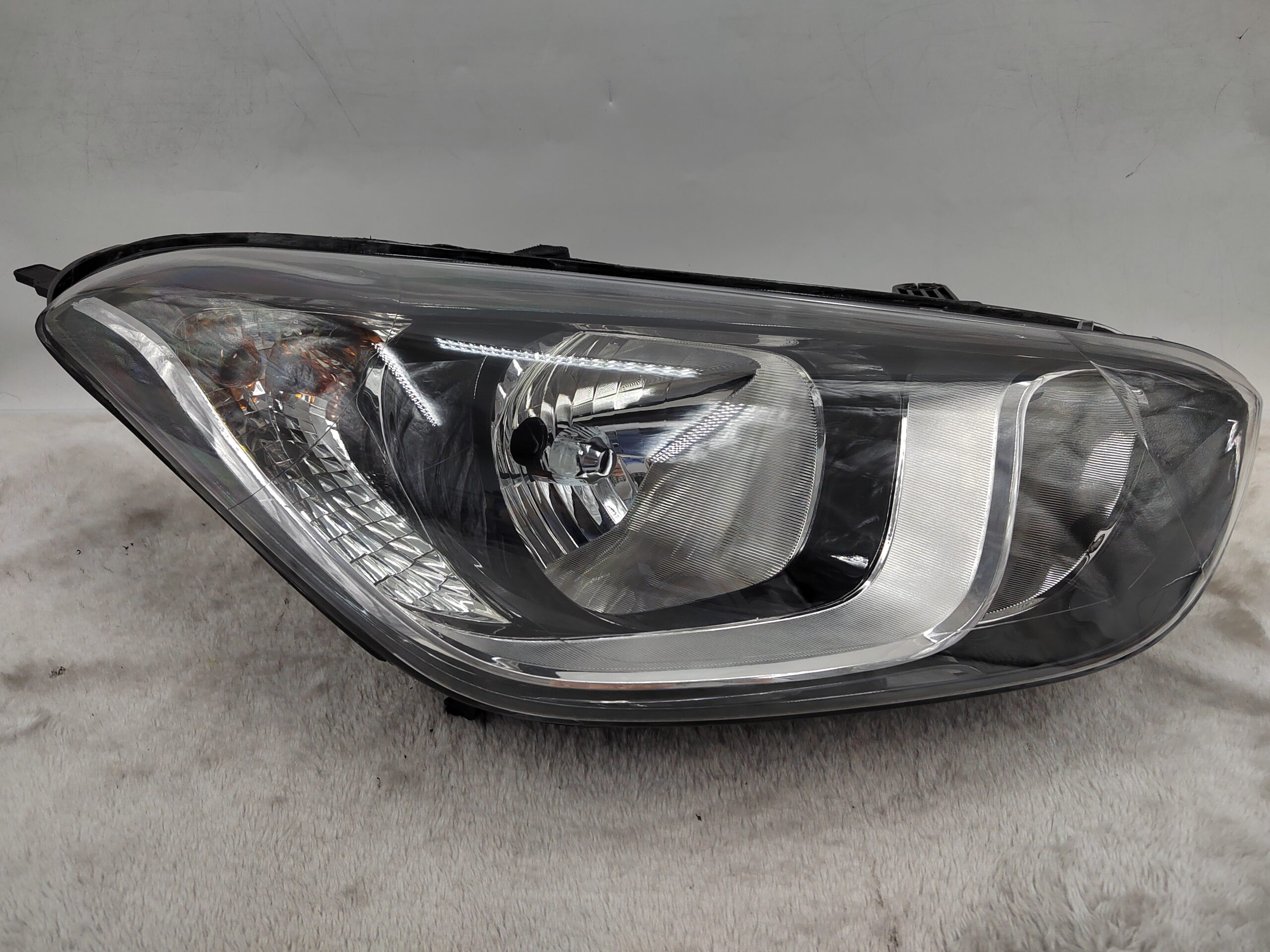 HYUNDAI I20 2012-2014 HALOGEN R.H.S HEADLIGHT ASSEMBLY