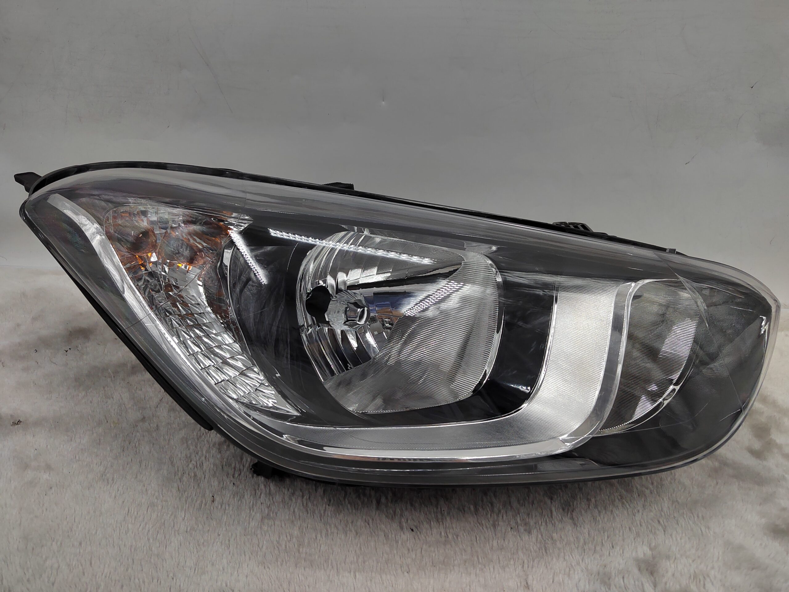 HYUNDAI I20 2012-2014 HALOGEN R.H.S HEADLIGHT ASSEMBLY