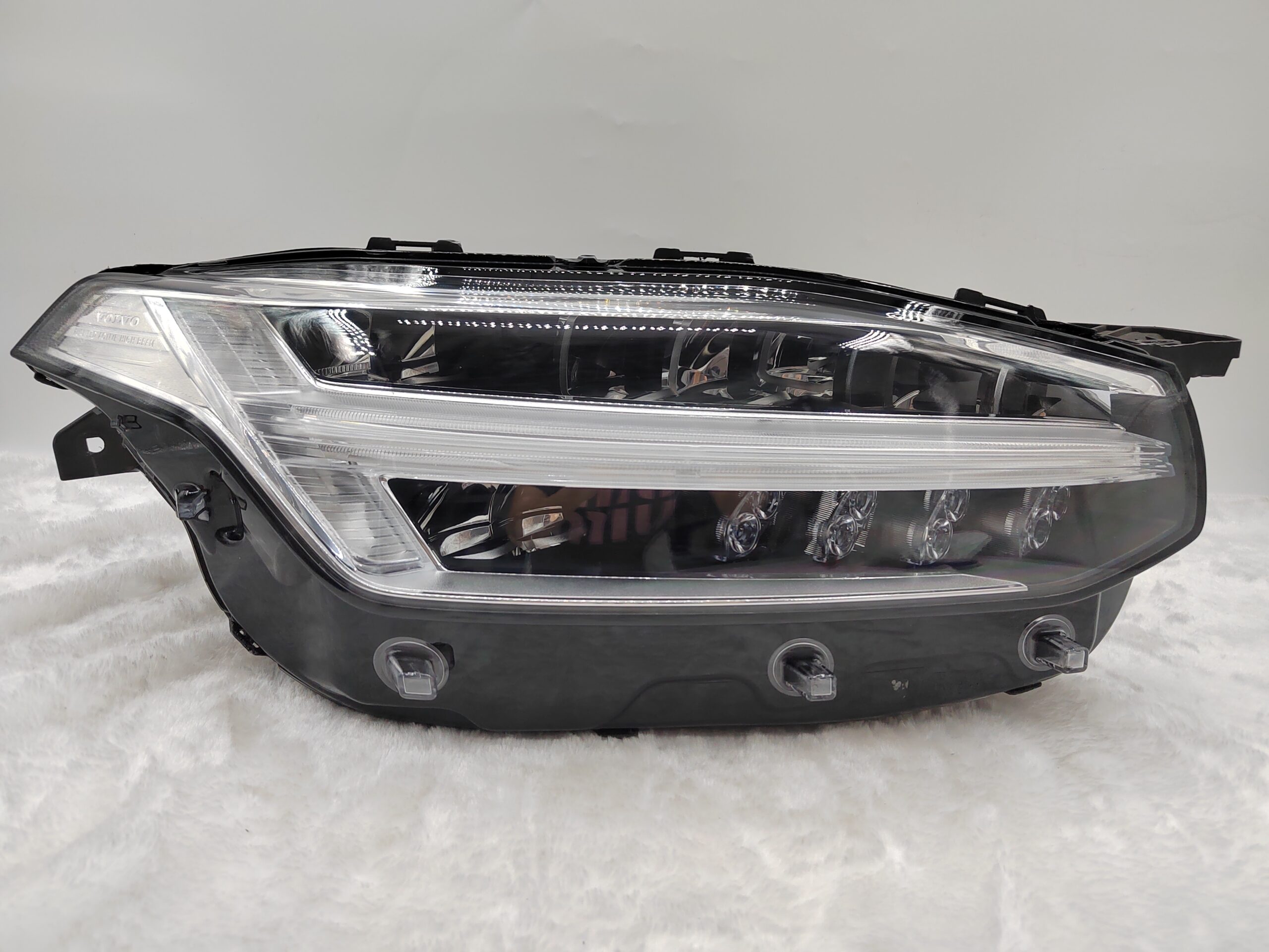 VOLVO XC90 T6 T8 2015-2023 LED R.H.S HEADLIGHT ASSEMBLY