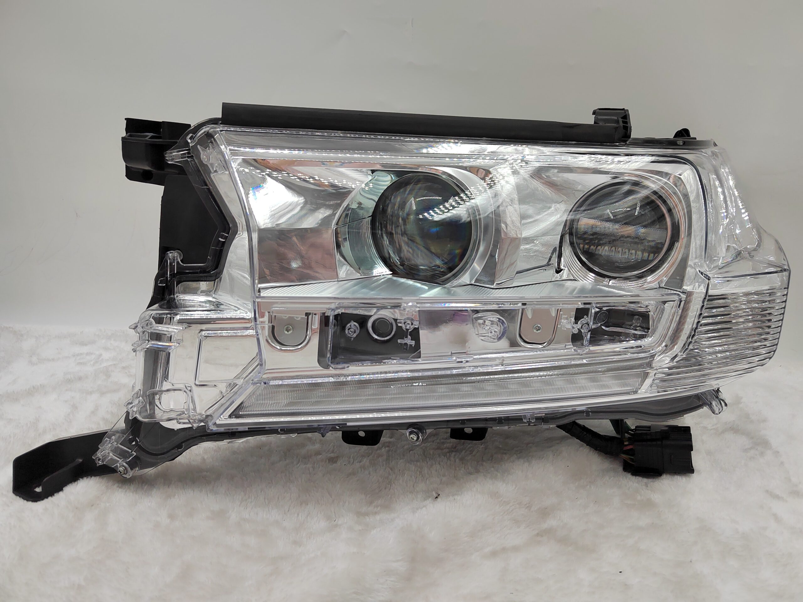 TOYOTA LANDCRUISER 200 SERIES VDJ200R 2016-2021 XENON L.H.S HEADLIGHT ASSEMBLY