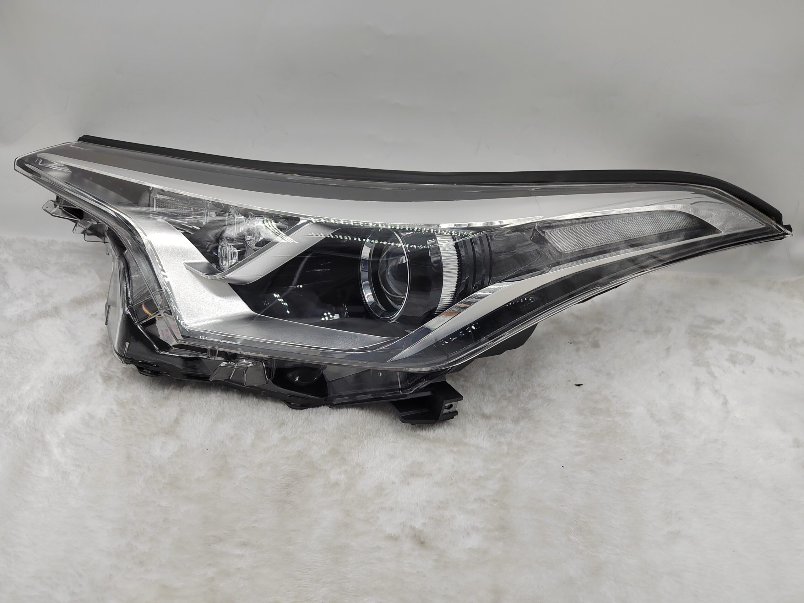 TOYOTA C-HR 2016-2019 HALOGEN L.H.S HEADLIGHT ASSEMBLY