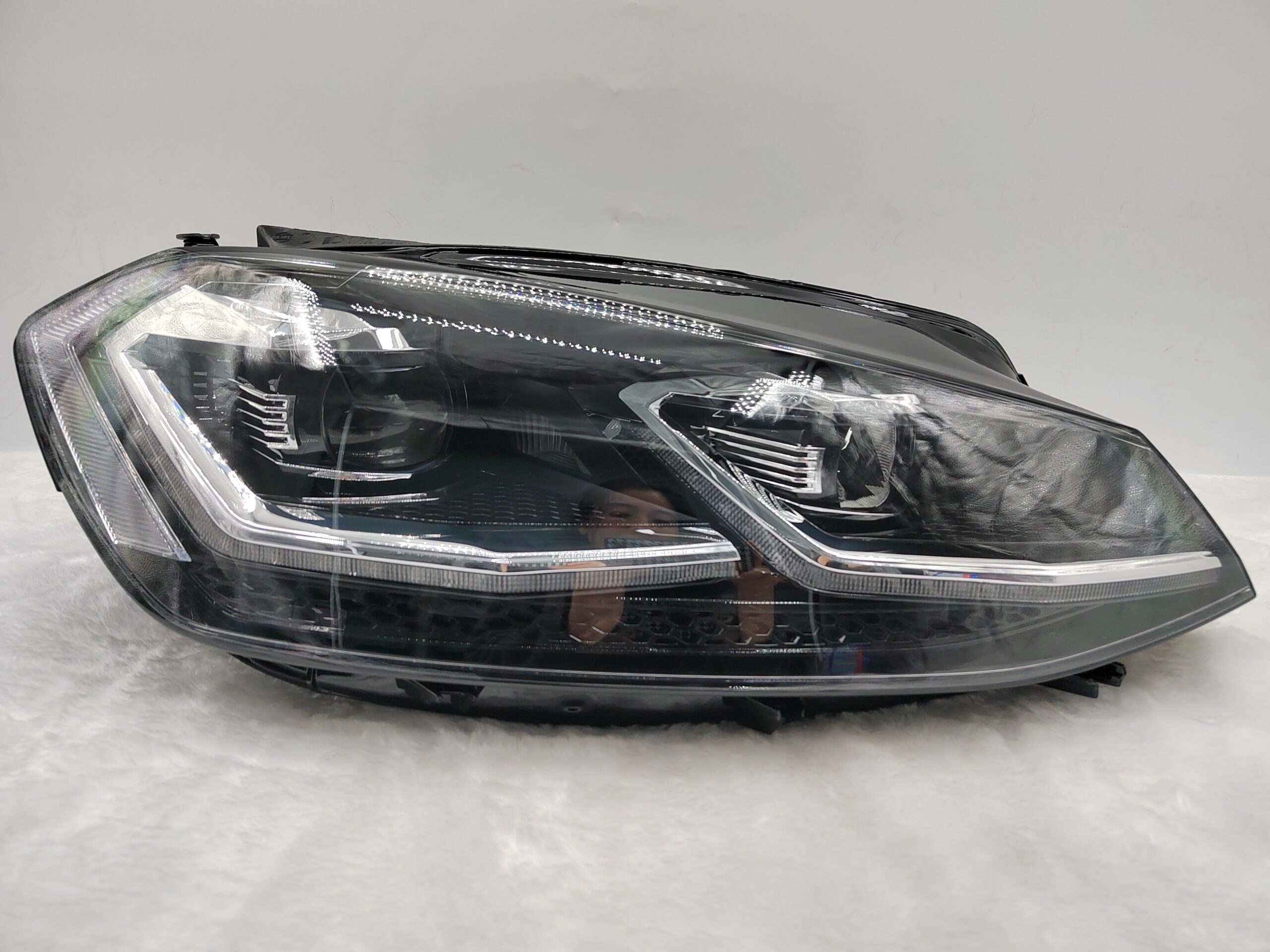 VOLKSWAGEN GOLF 2017-2019 LED R.H.S HEADLIGHT ASSEMBLY