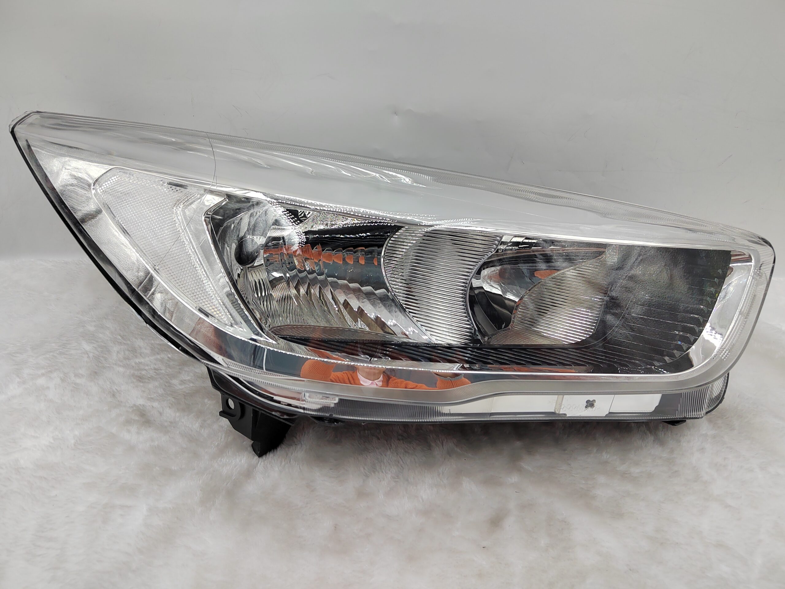 Passenger Side Headlight For Ford Escape 2017-2019 – Halogen, Chrome Housing, Clear Lens