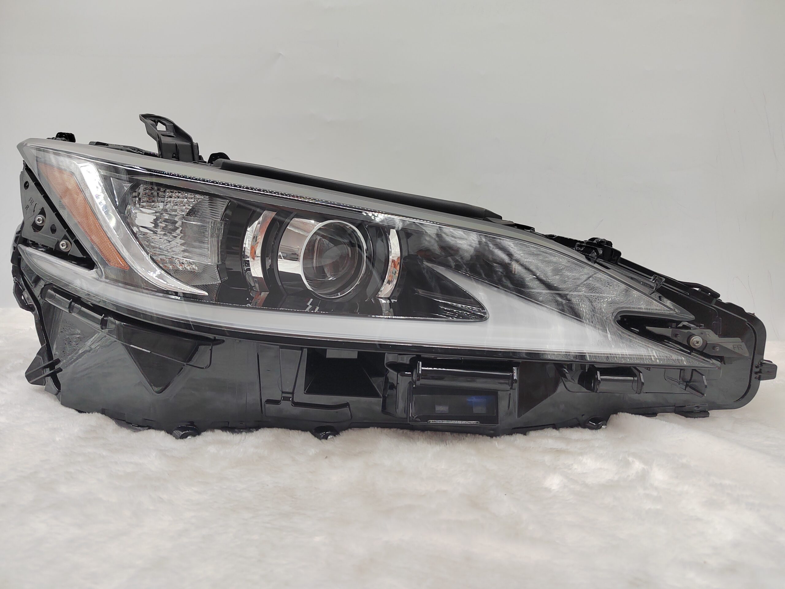 LEXUS ES 300H 2019-2021  LED R.H.S HEADLIGHT ASSEMBLY
