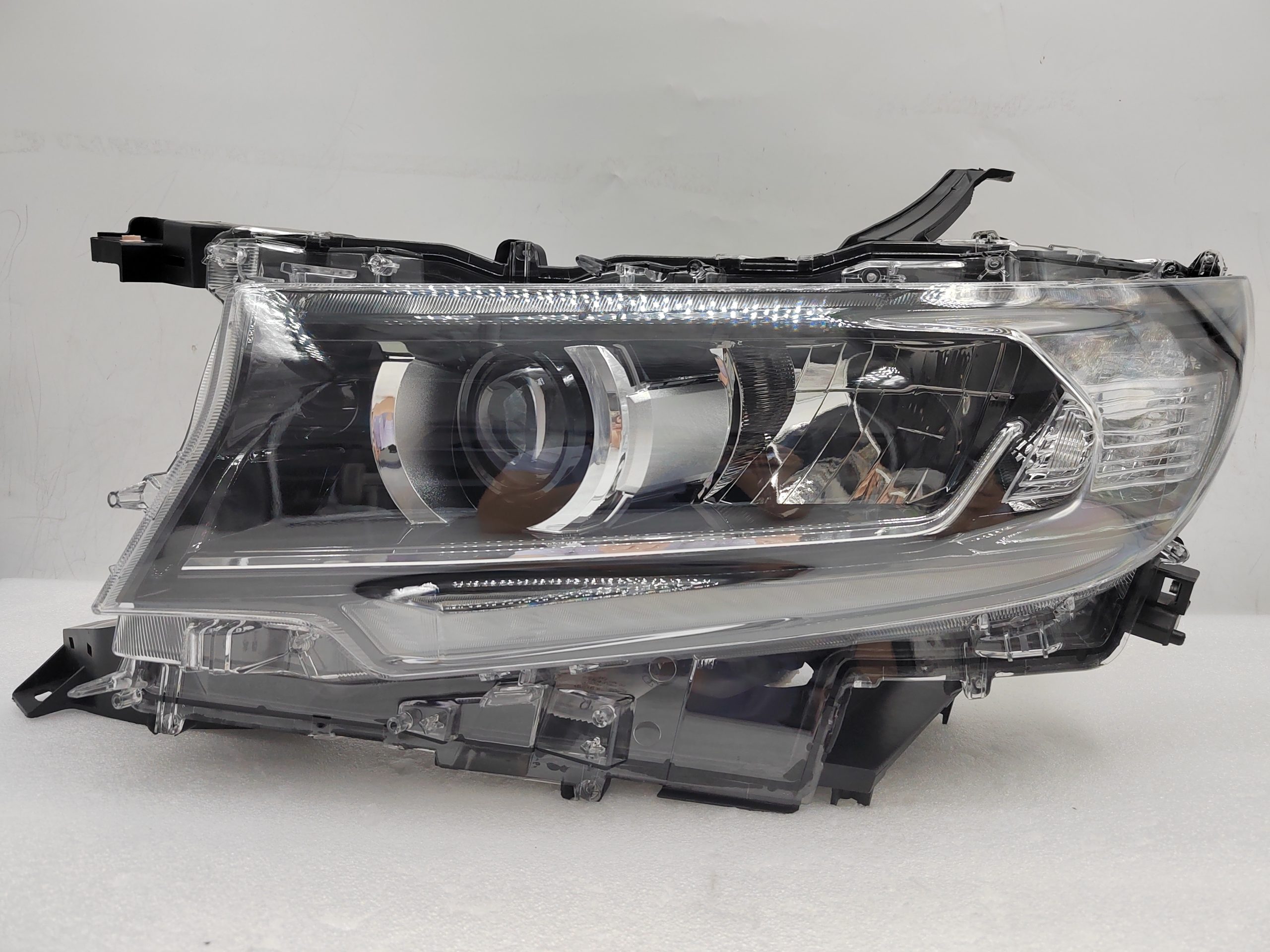 TOYOTA LANDCRUISER PRADO 150 GDJ150R 2018-2022 LED L.H.S HEADLIGHT ASSEMBLY