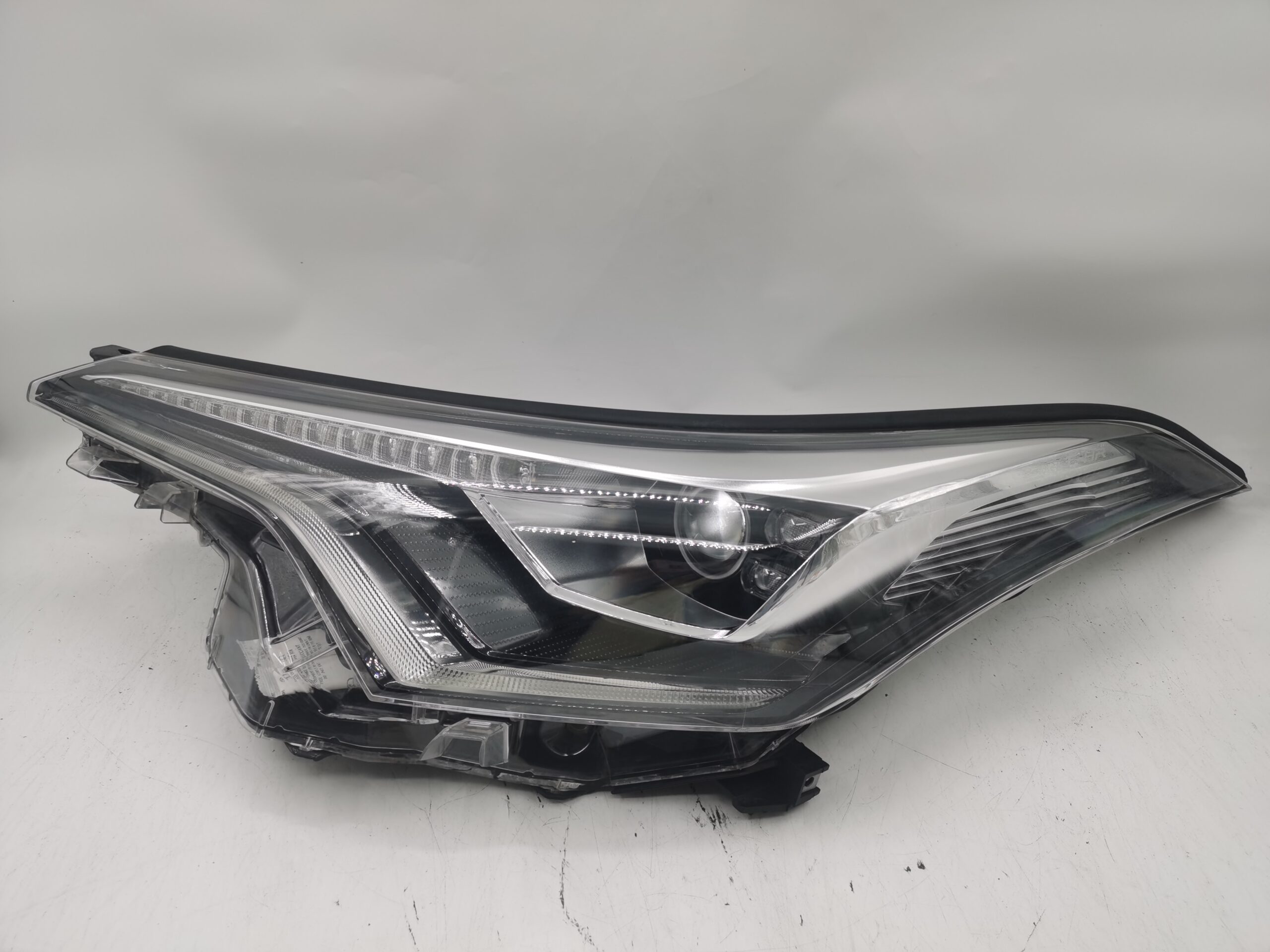 TOYOTA C-HR 2016-2019 LED L.H.S HEADLIGHT ASSEMBLY
