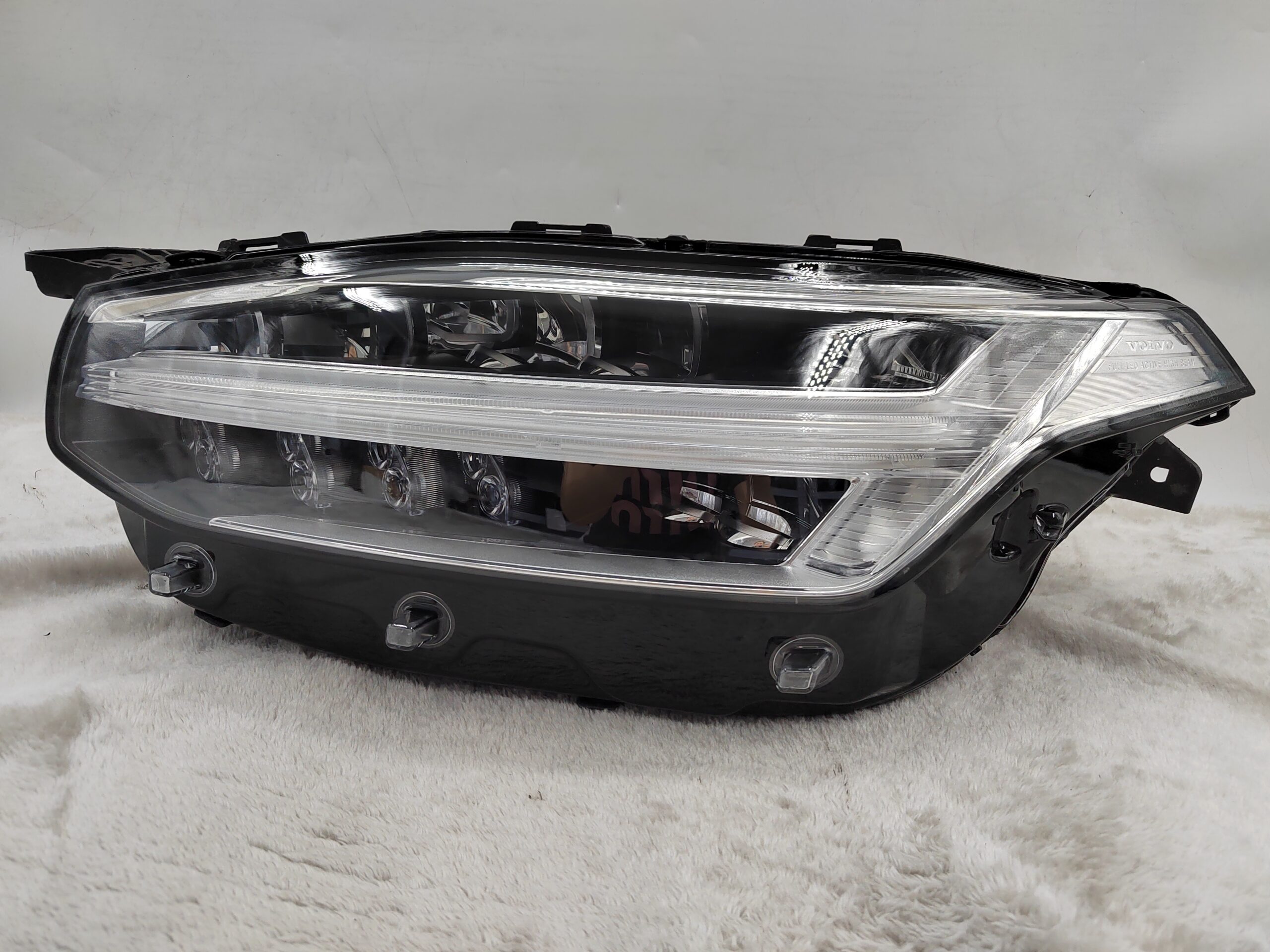 VOLVO XC90 T6 T8 2015-2023 LED L.H.S HEADLIGHT ASSEMBLY