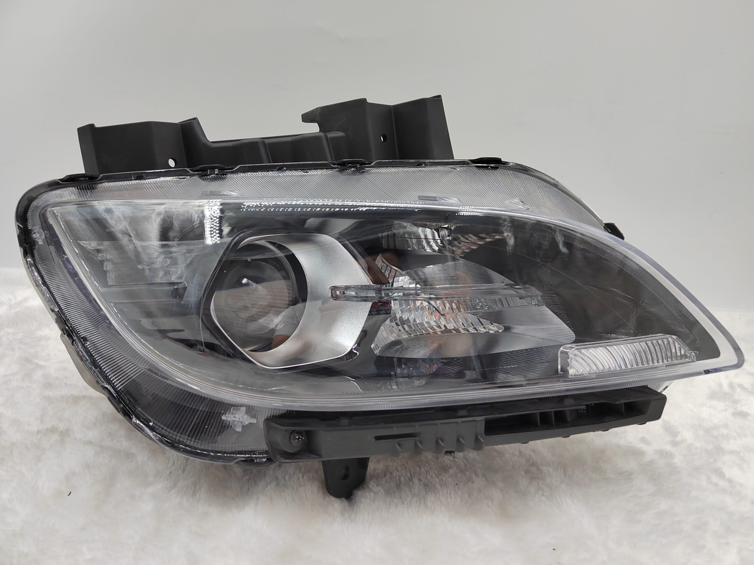 HYUNDAI KONA 2021-2023 HALOGEN R.H.S HEADLIGHT ASSEMBLY