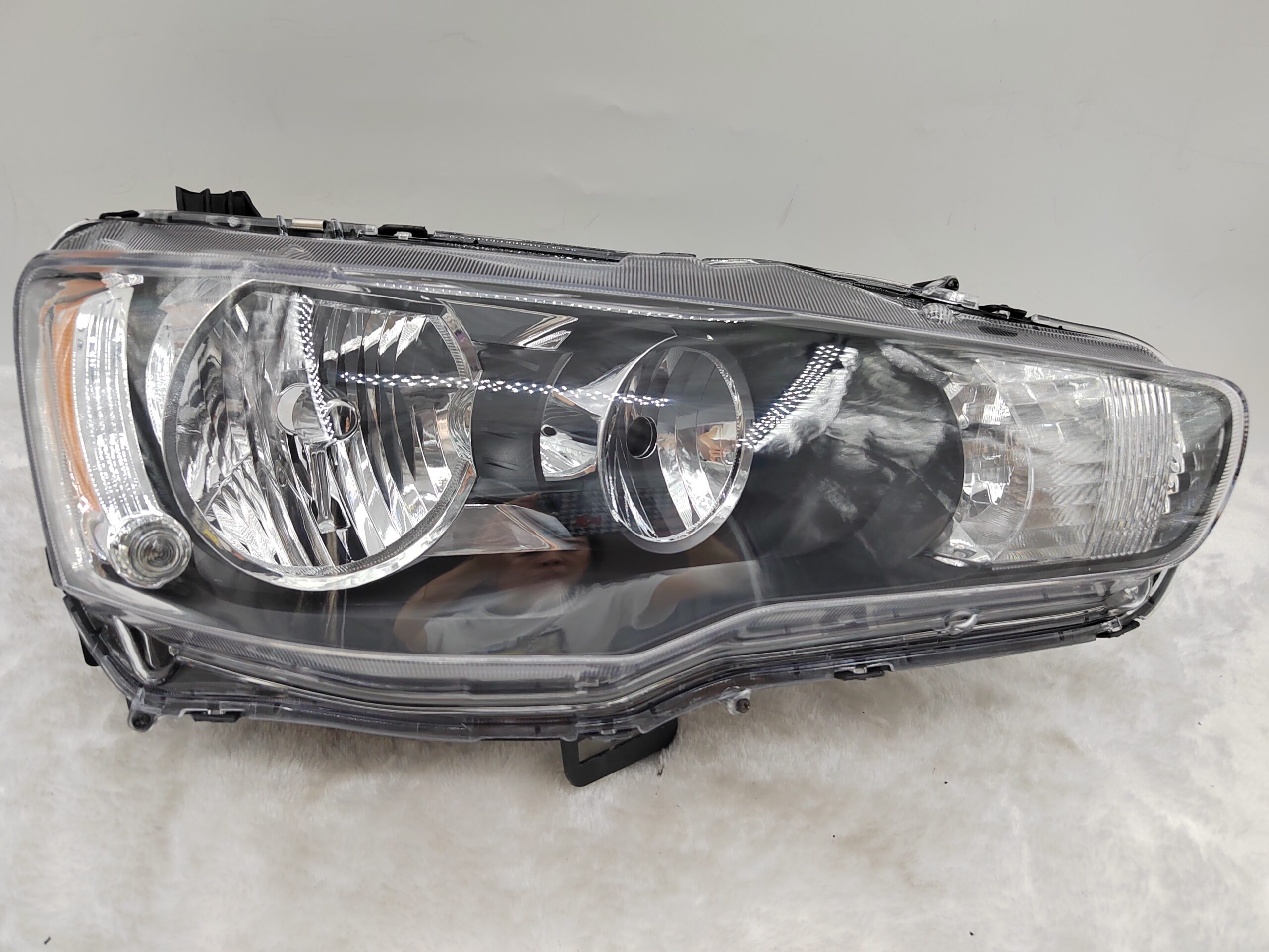 MITSUBISHI LANCER 2008-2018 HALOGEN R.H.S HEADLIGHT ASSEMBLY