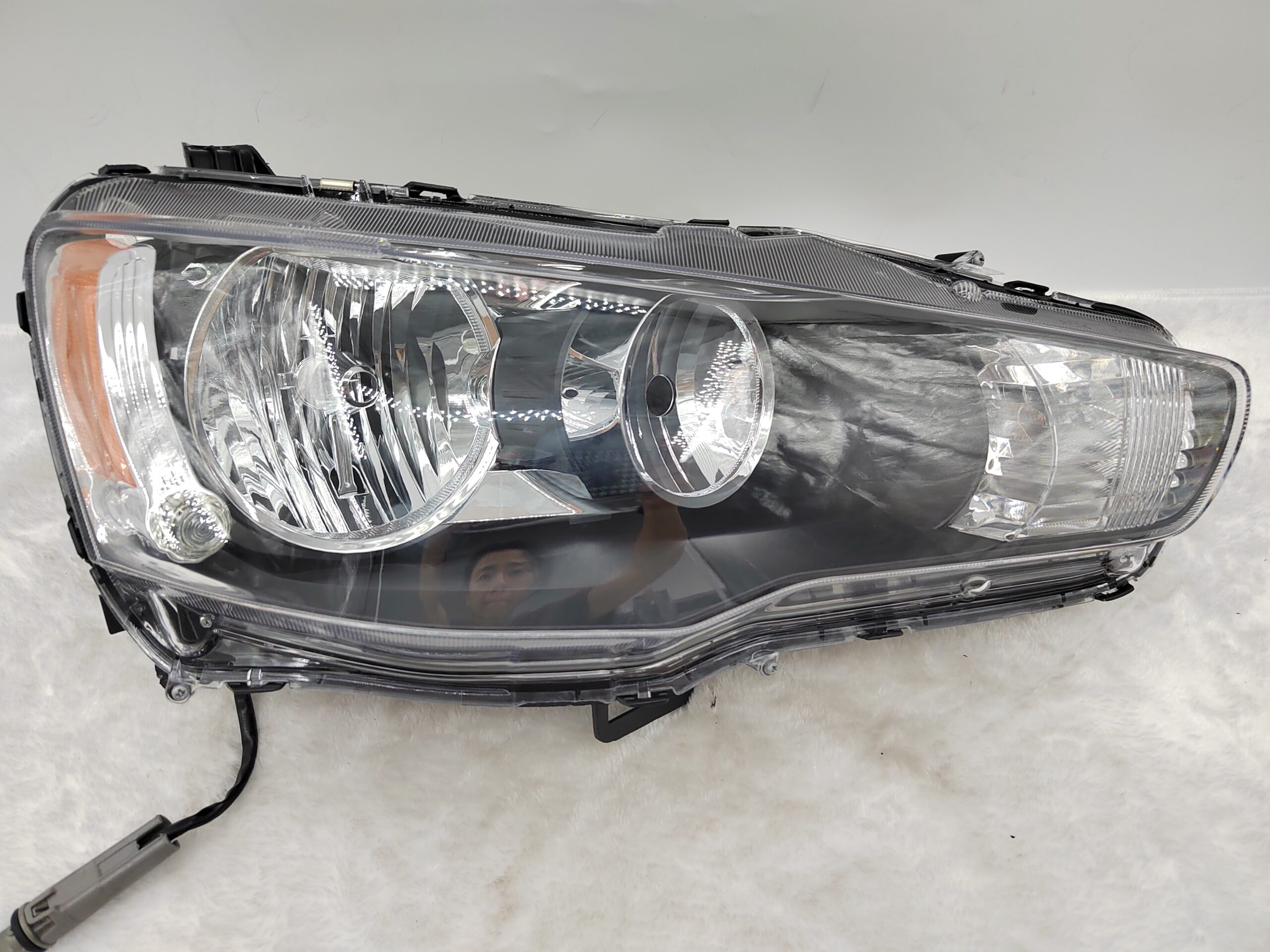 MITSUBISHI LANCER 2008-2018 HALOGEN R.H.S HEADLIGHT ASSEMBLY