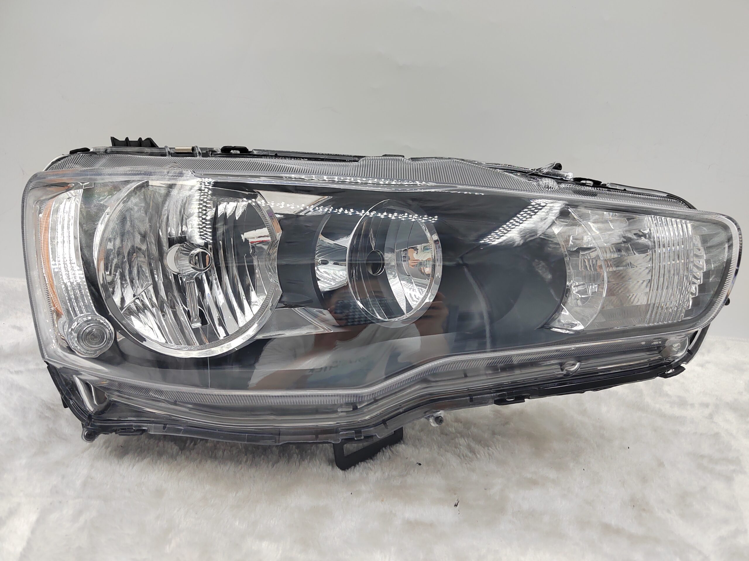 MITSUBISHI LANCER 2008-2018 HALOGEN R.H.S HEADLIGHT ASSEMBLY