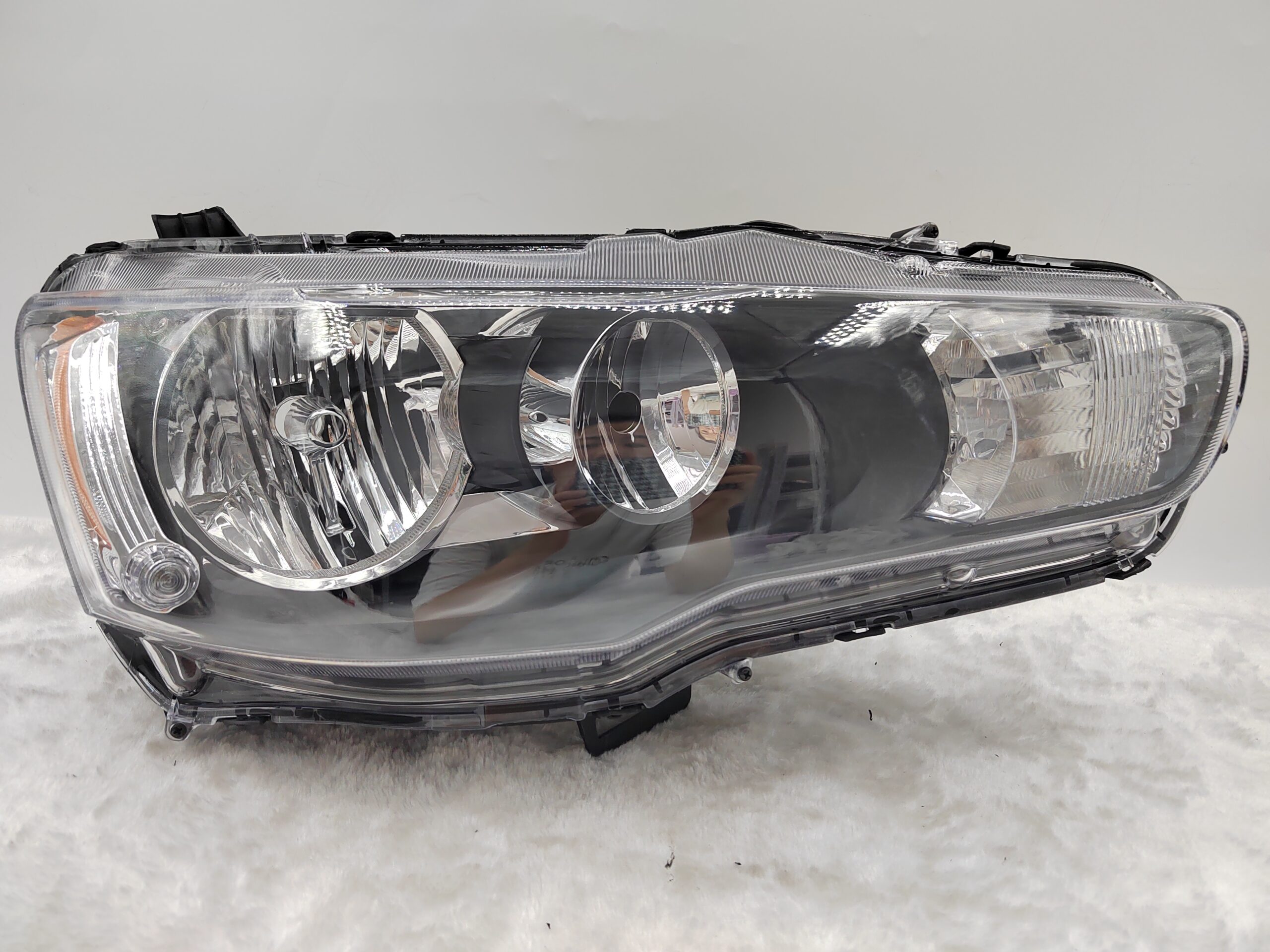 MITSUBISHI LANCER 2008-2018 HALOGEN R.H.S HEADLIGHT ASSEMBLY