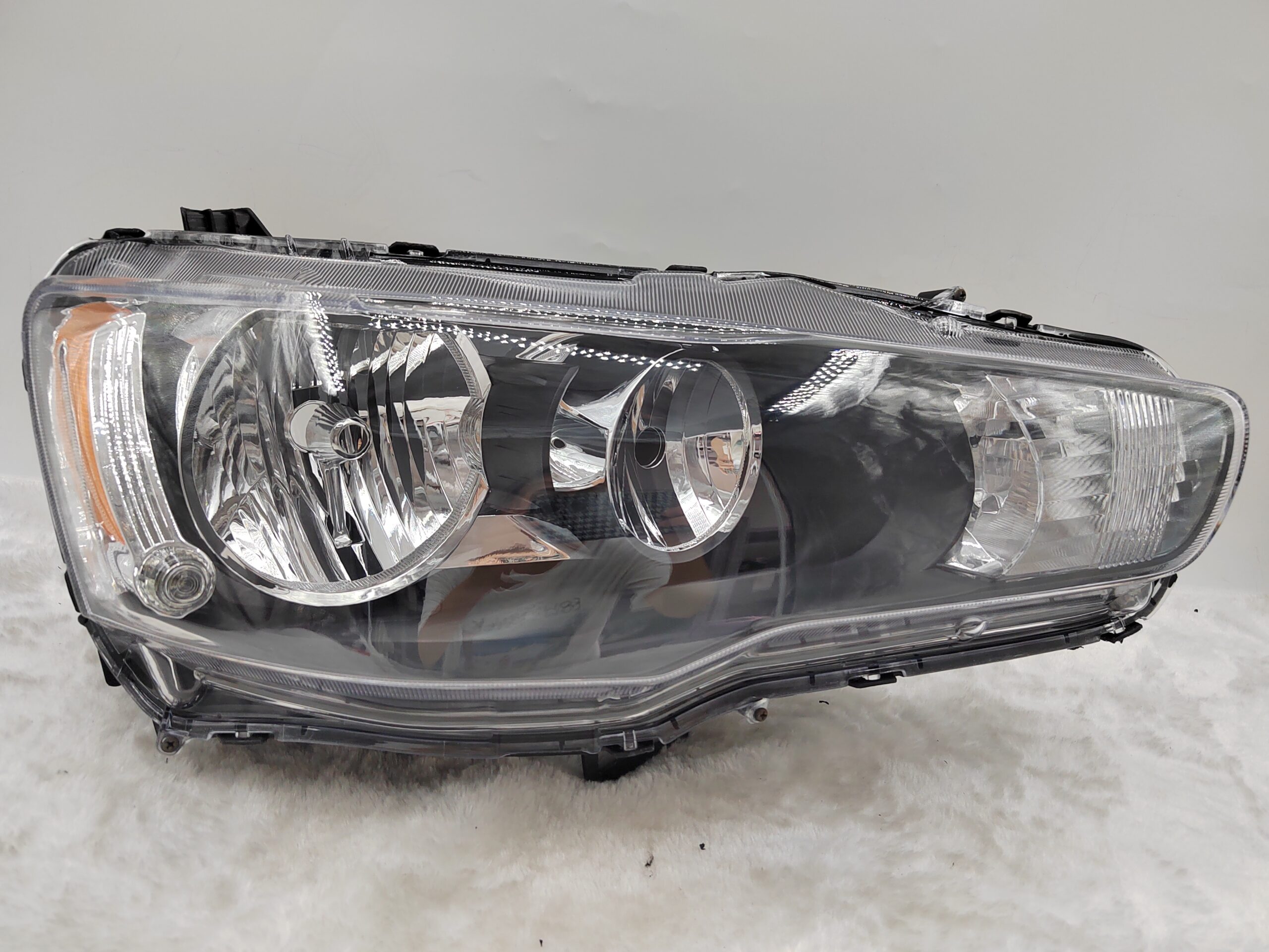 MITSUBISHI LANCER 2008-2018 HALOGEN R.H.S HEADLIGHT ASSEMBLY