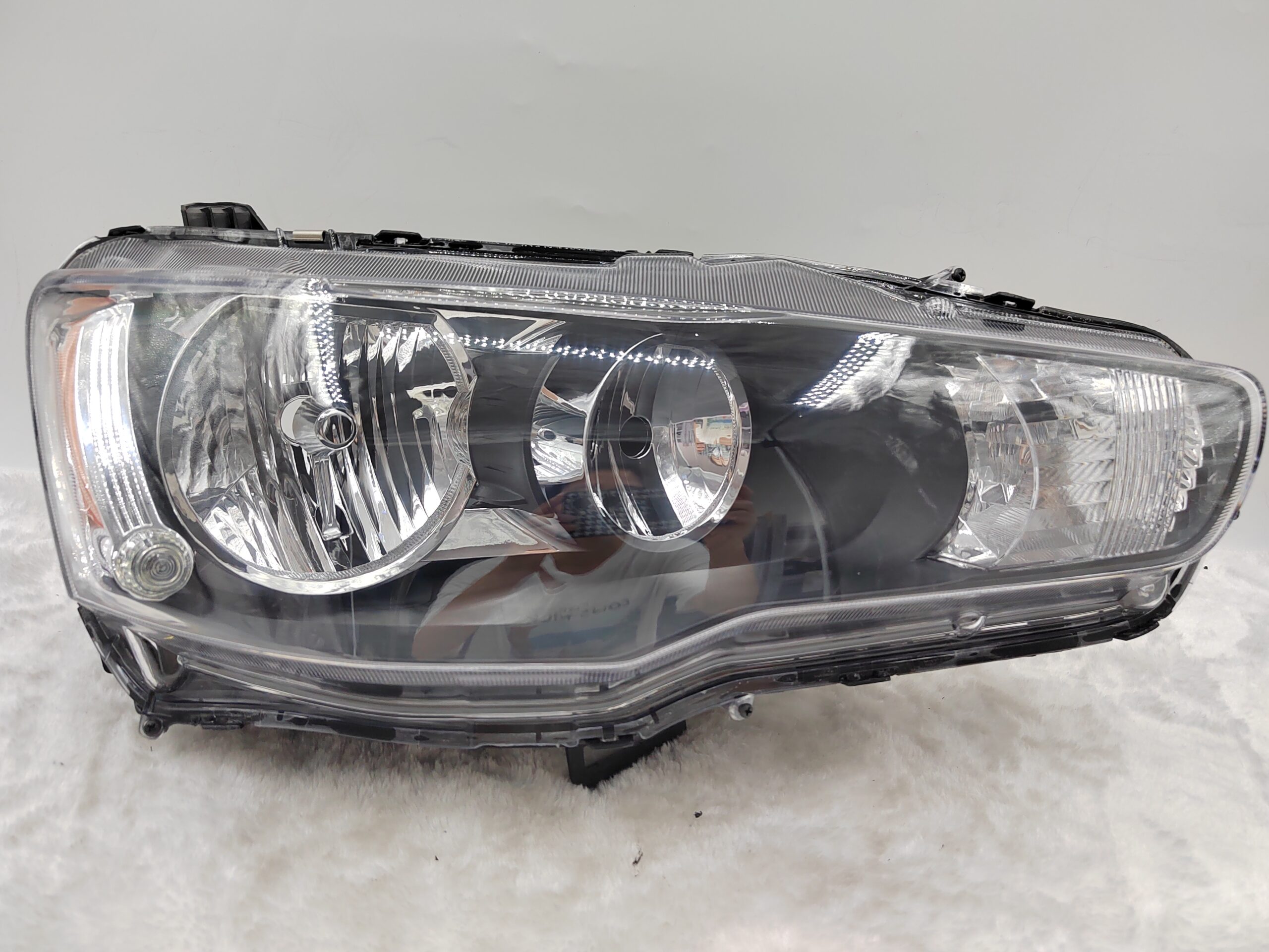 MITSUBISHI LANCER 2008-2018 HALOGEN R.H.S HEADLIGHT ASSEMBLY