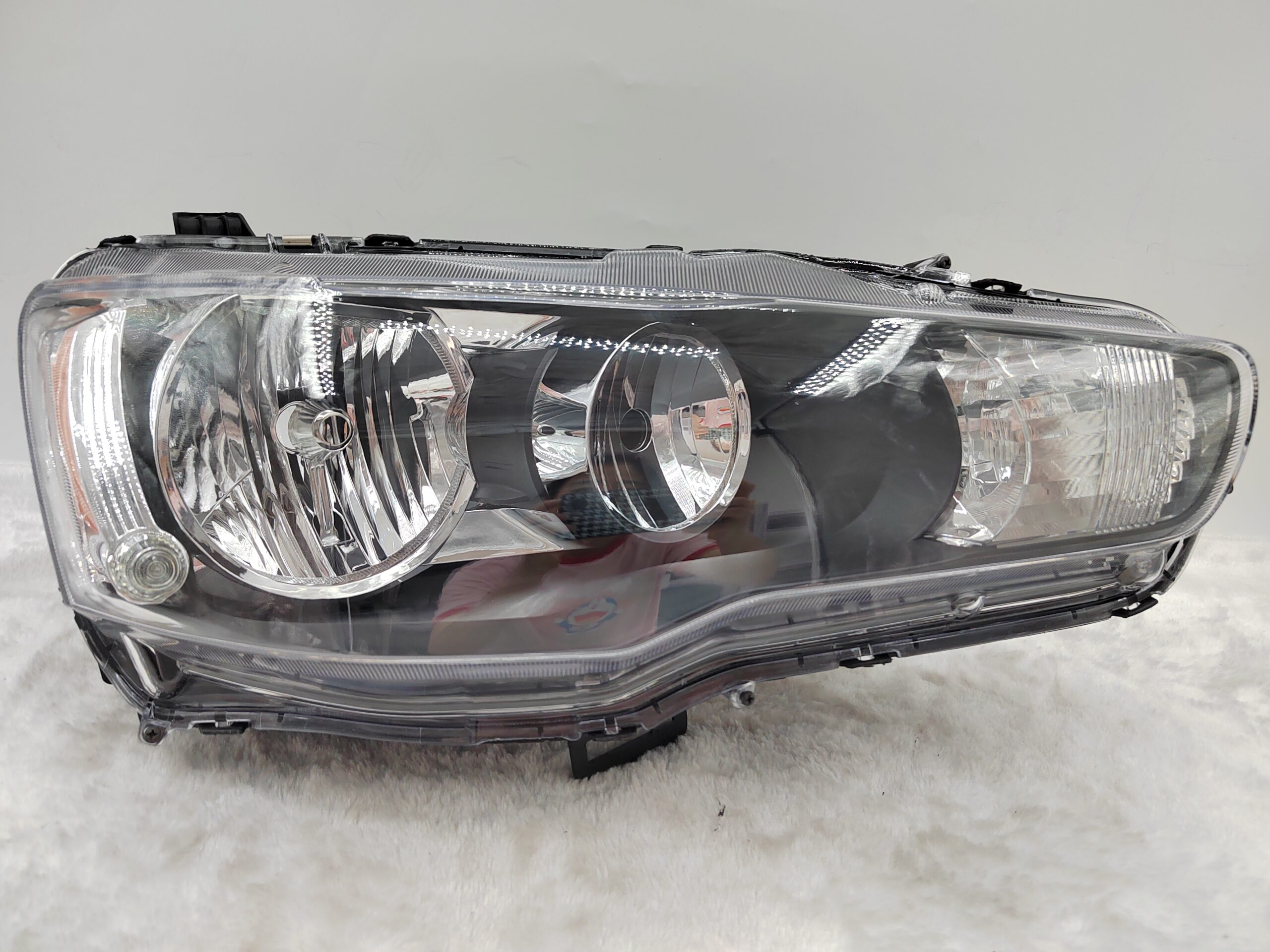 MITSUBISHI LANCER 2008-2018 HALOGEN R.H.S HEADLIGHT ASSEMBLY