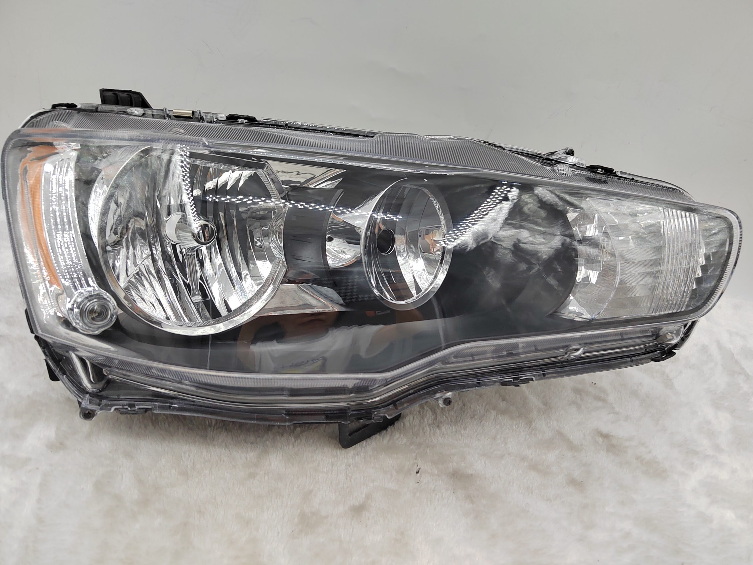 MITSUBISHI LANCER 2008-2018 HALOGEN R.H.S HEADLIGHT ASSEMBLY