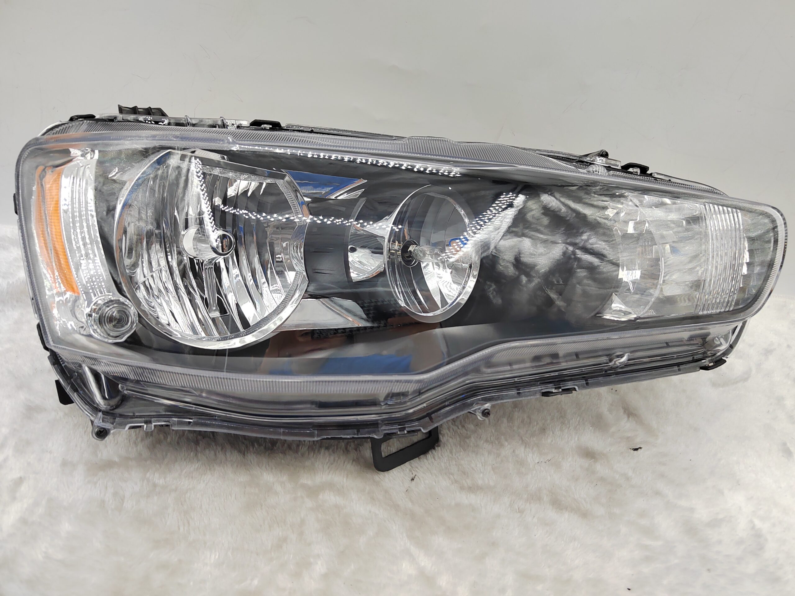 MITSUBISHI LANCER 2008-2018 HALOGEN R.H.S HEADLIGHT ASSEMBLY