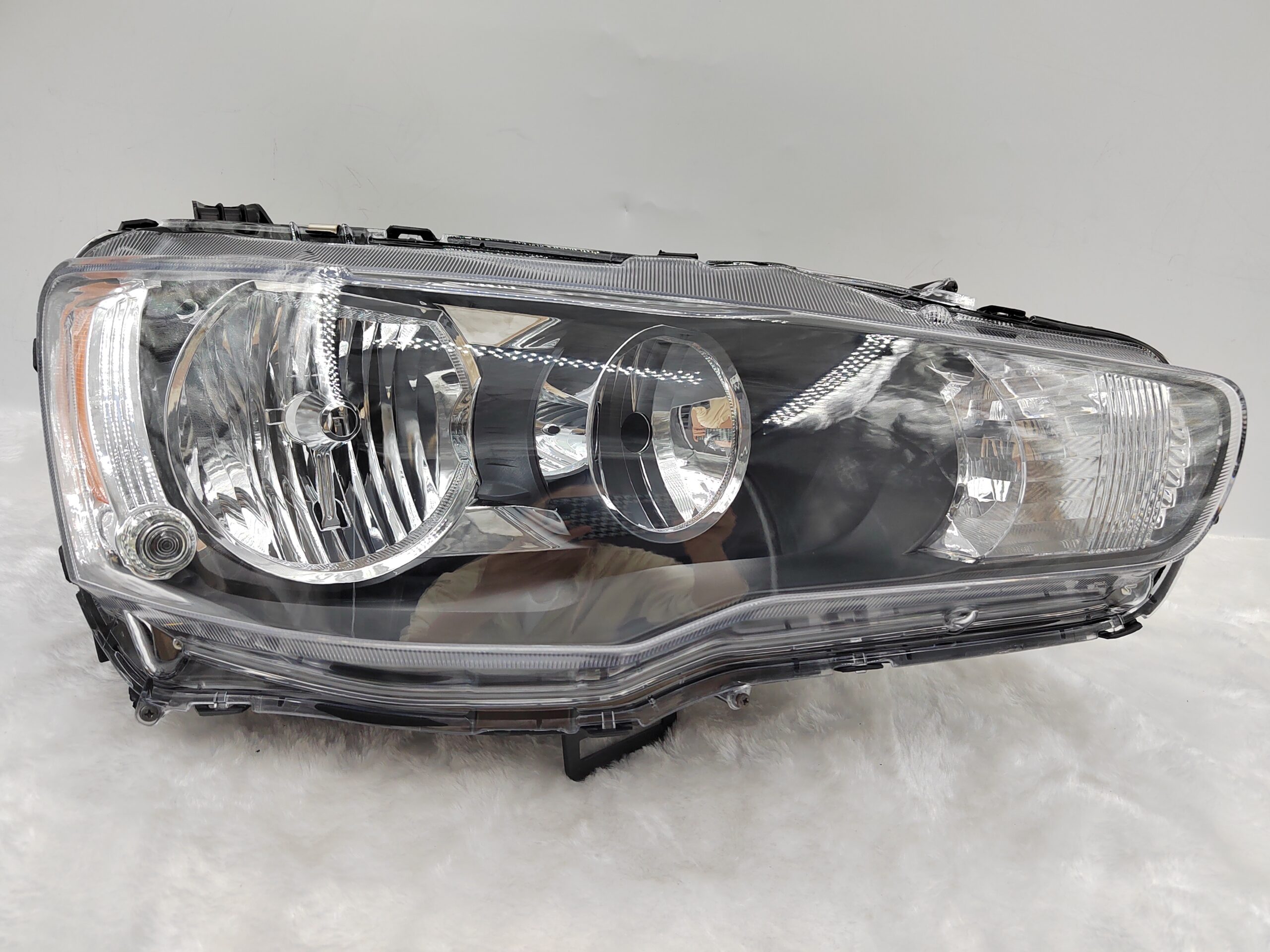 MITSUBISHI LANCER 2008-2018 HALOGEN R.H.S HEADLIGHT ASSEMBLY