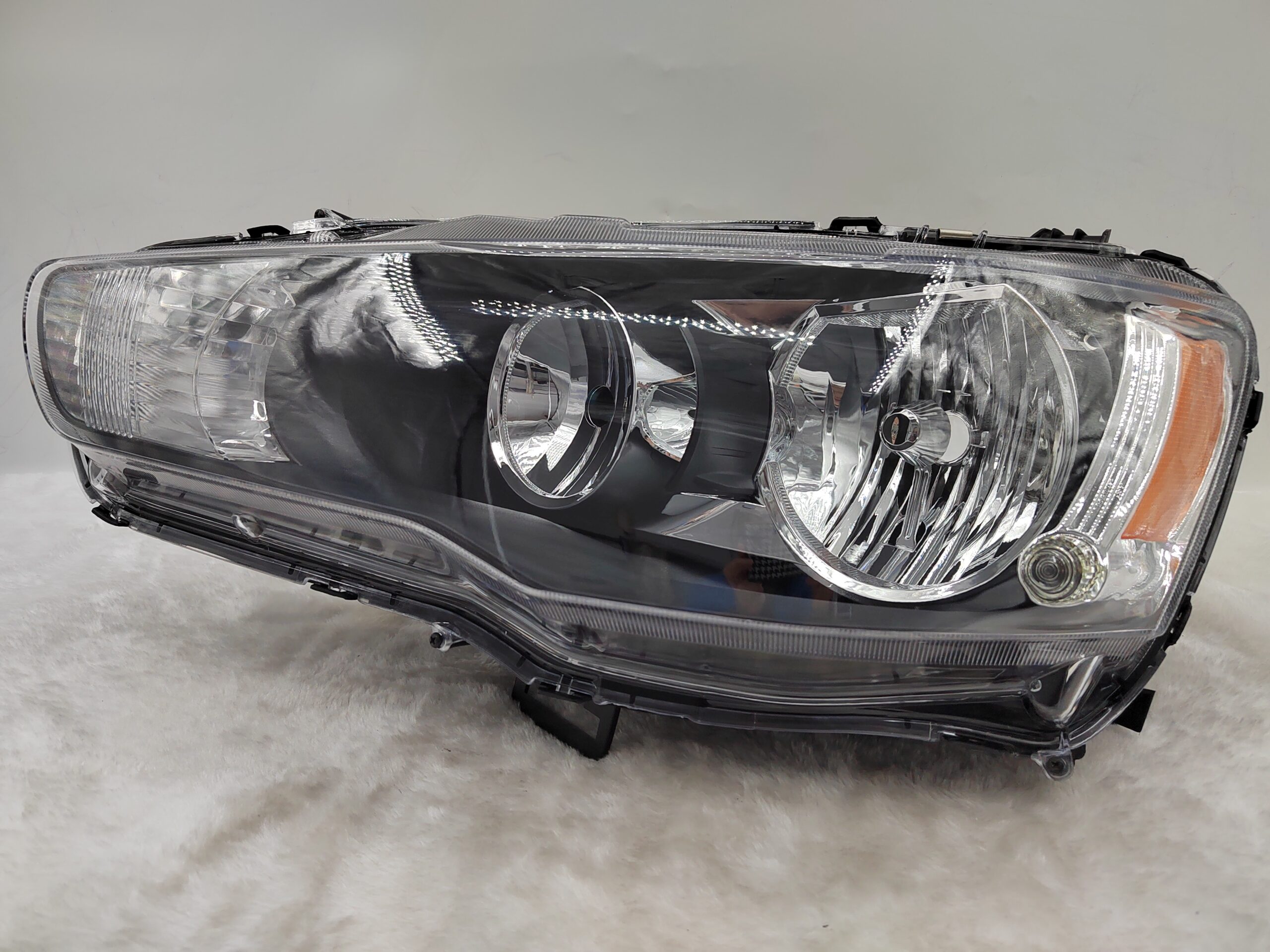 MITSUBISHI LANCER 2008-2018 HALOGEN L.H.S HEADLIGHT ASSEMBLY