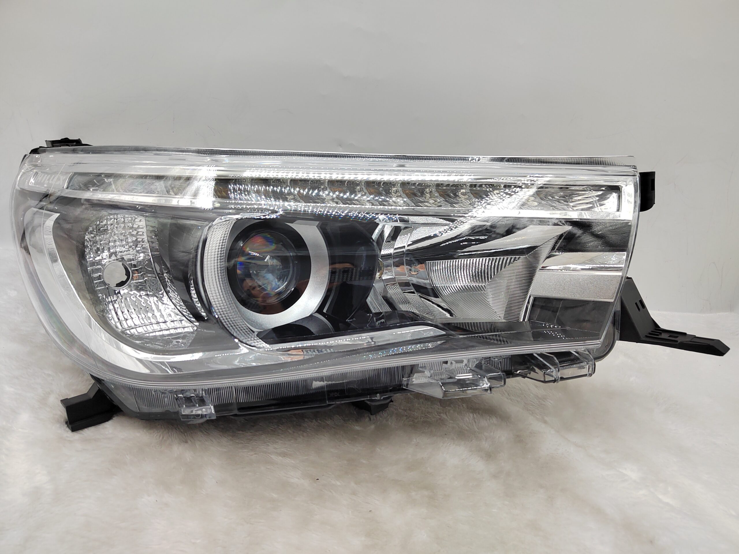 TOYOTA HILUX REVO 2015-2019 LED R.H.S HEADLIGHT ASSEMBLY