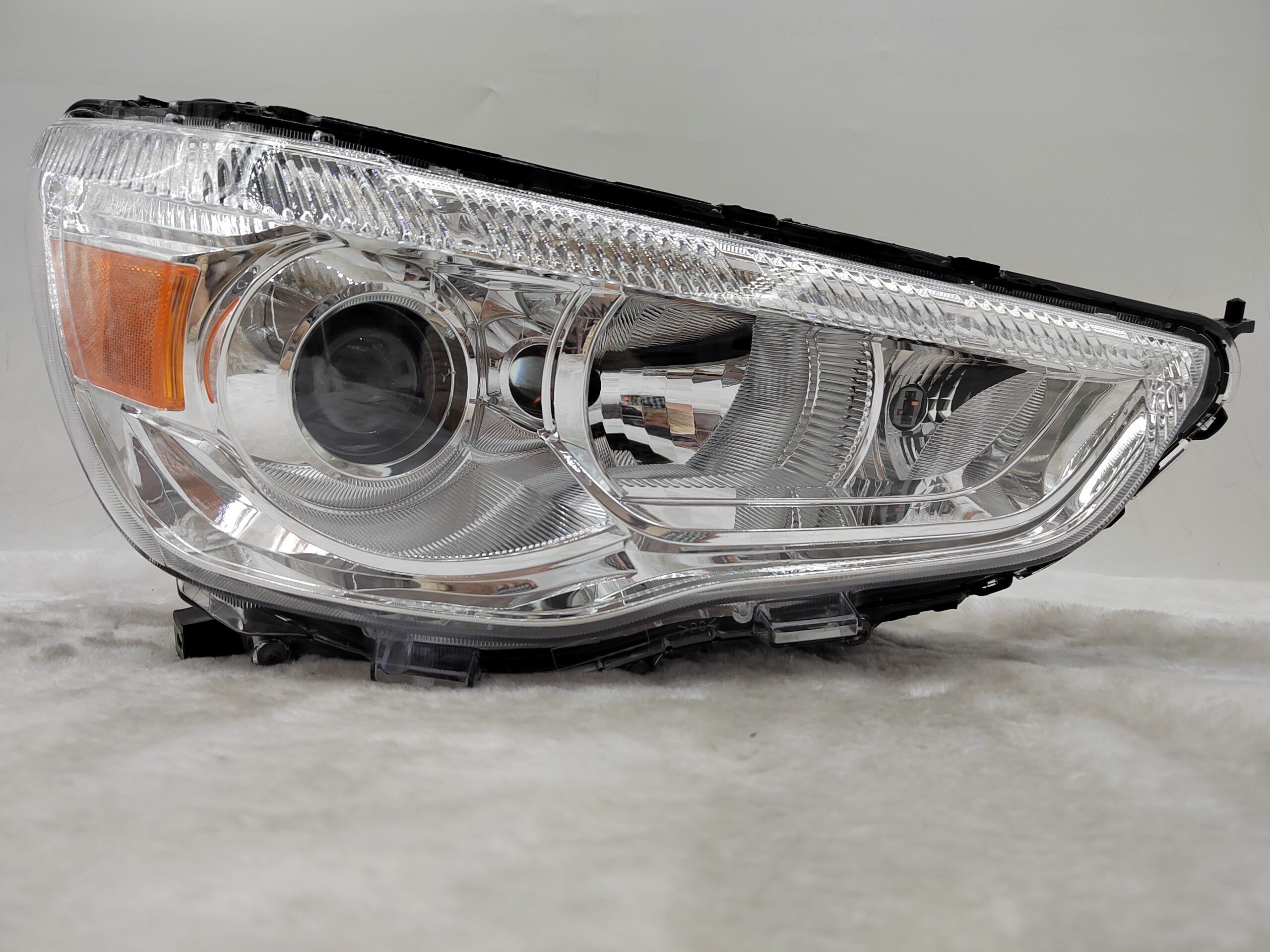 MITSUBISHI ASX 2010-2018 HALOGEN R.H.S HEADLIGHT ASSEMBLY