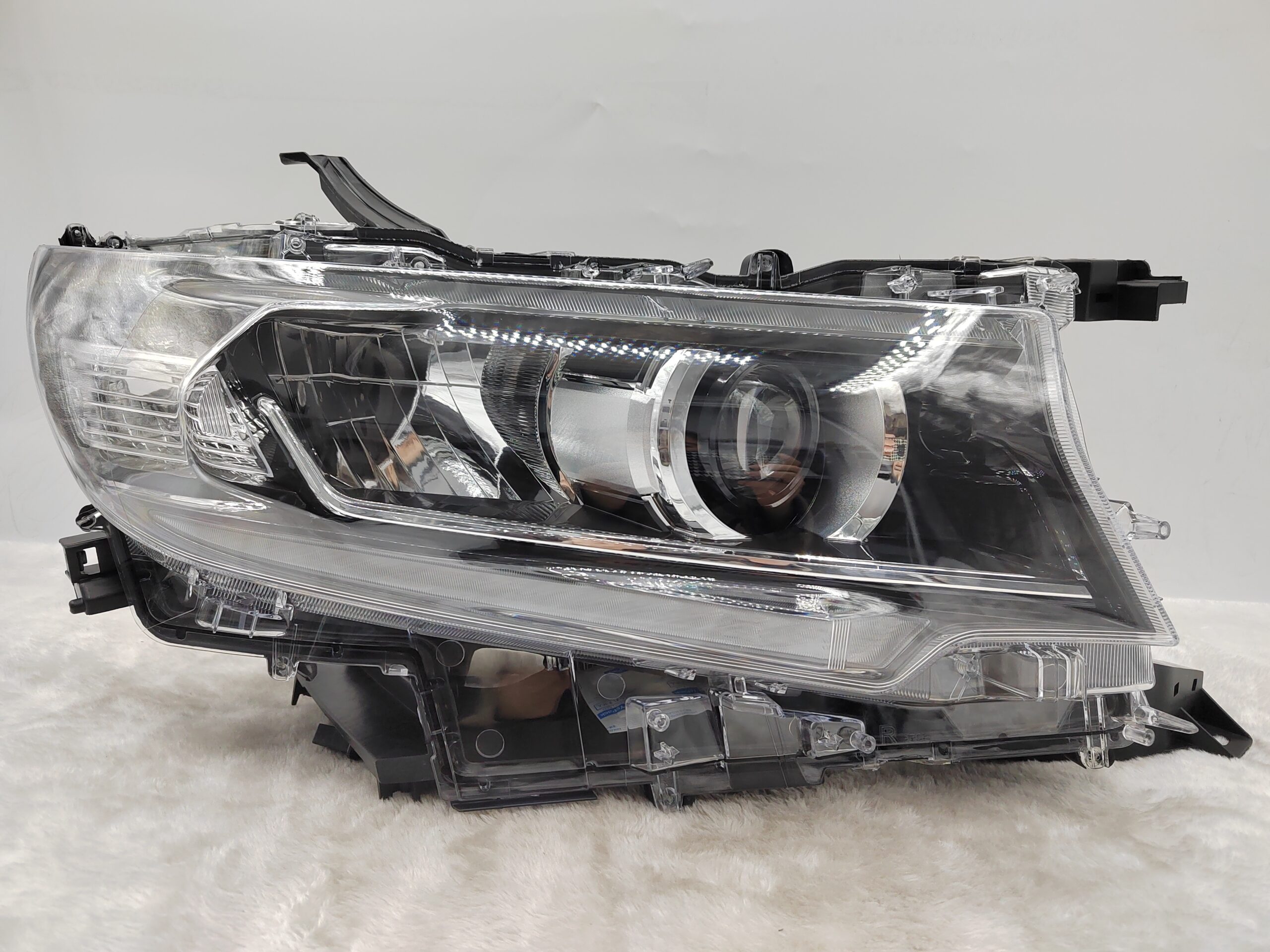 TOYOTA LANDCRUISER PRADO 150 GDJ150R 2018-2022 LED R.H.S HEADLIGHT ASSEMBLY