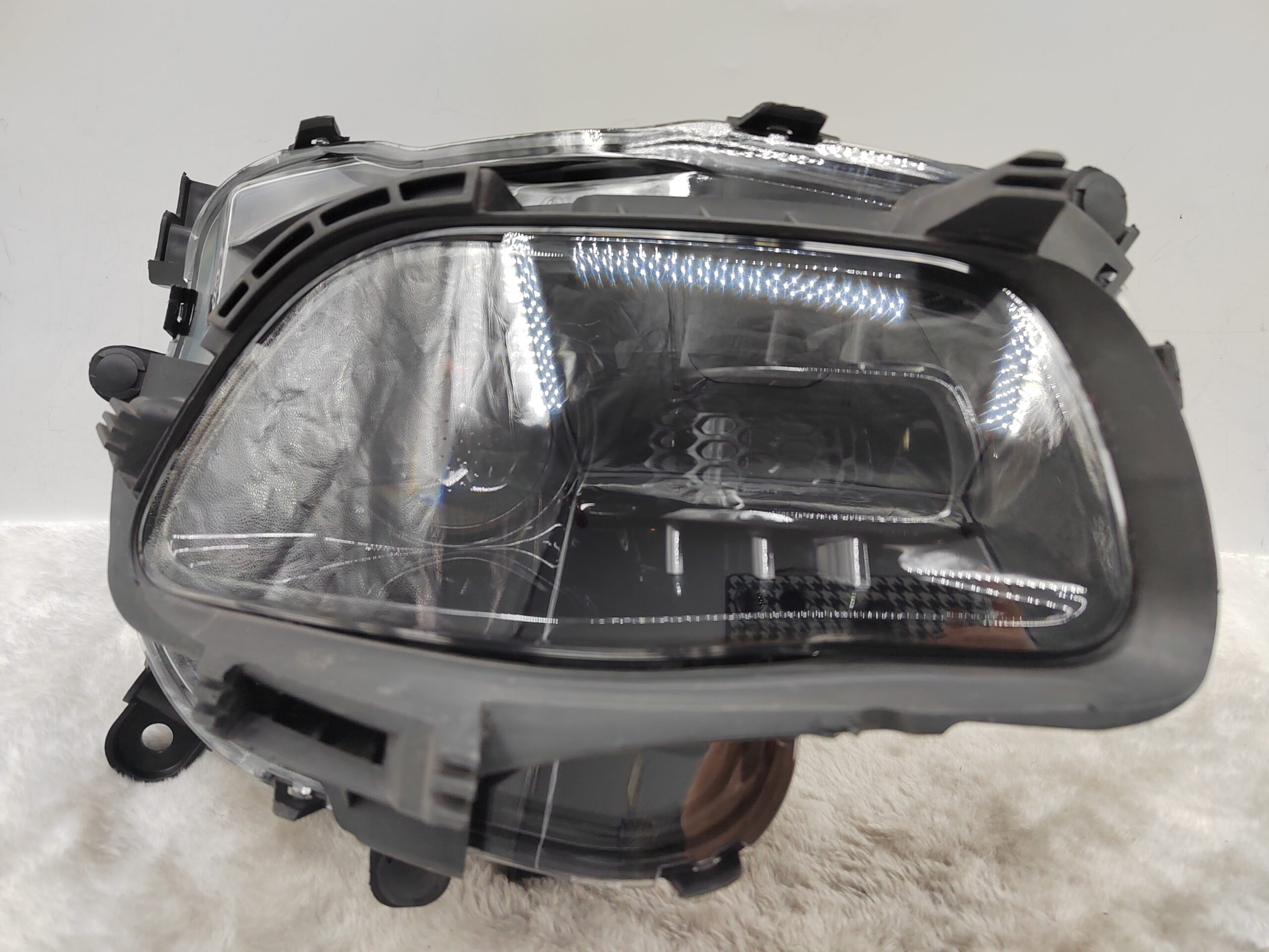 SHENKENUO D3S HID Headlight Bulb Kit For Jeep Cherokee 2014-2017 – 6000K 35W – Low/High Beam